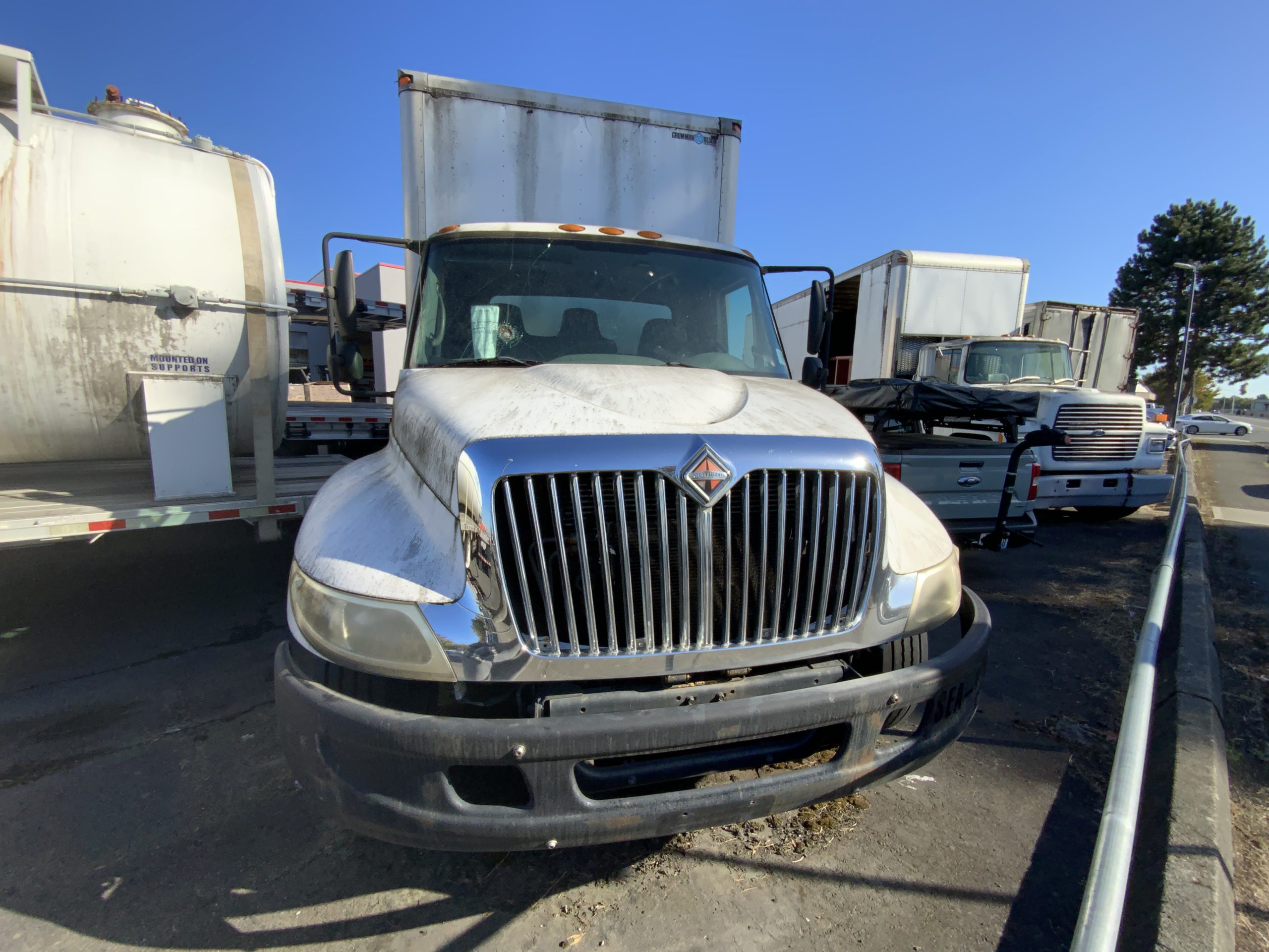 2005 INTERNATIONAL DURASTAR 4300 - image 3 of 6