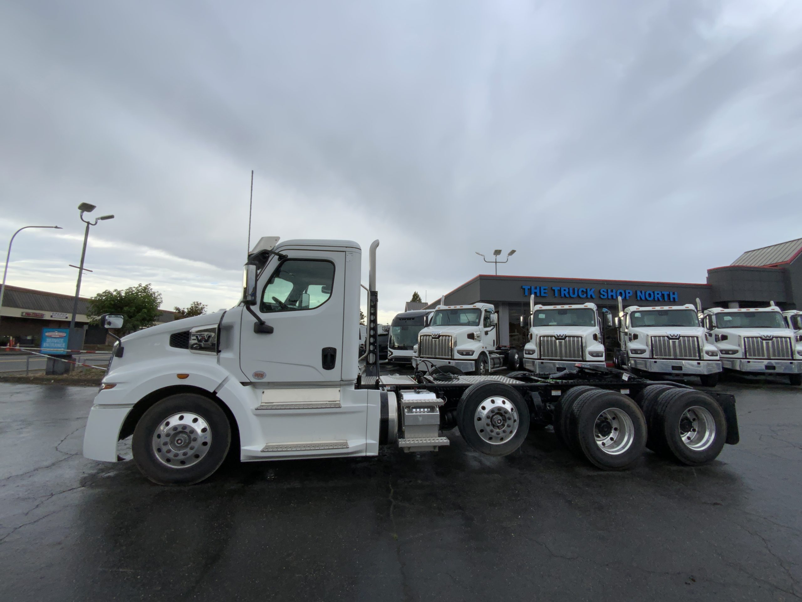 2025 WESTERN STAR 57X 2025 WESTERN STAR 57X - image 3 of 6