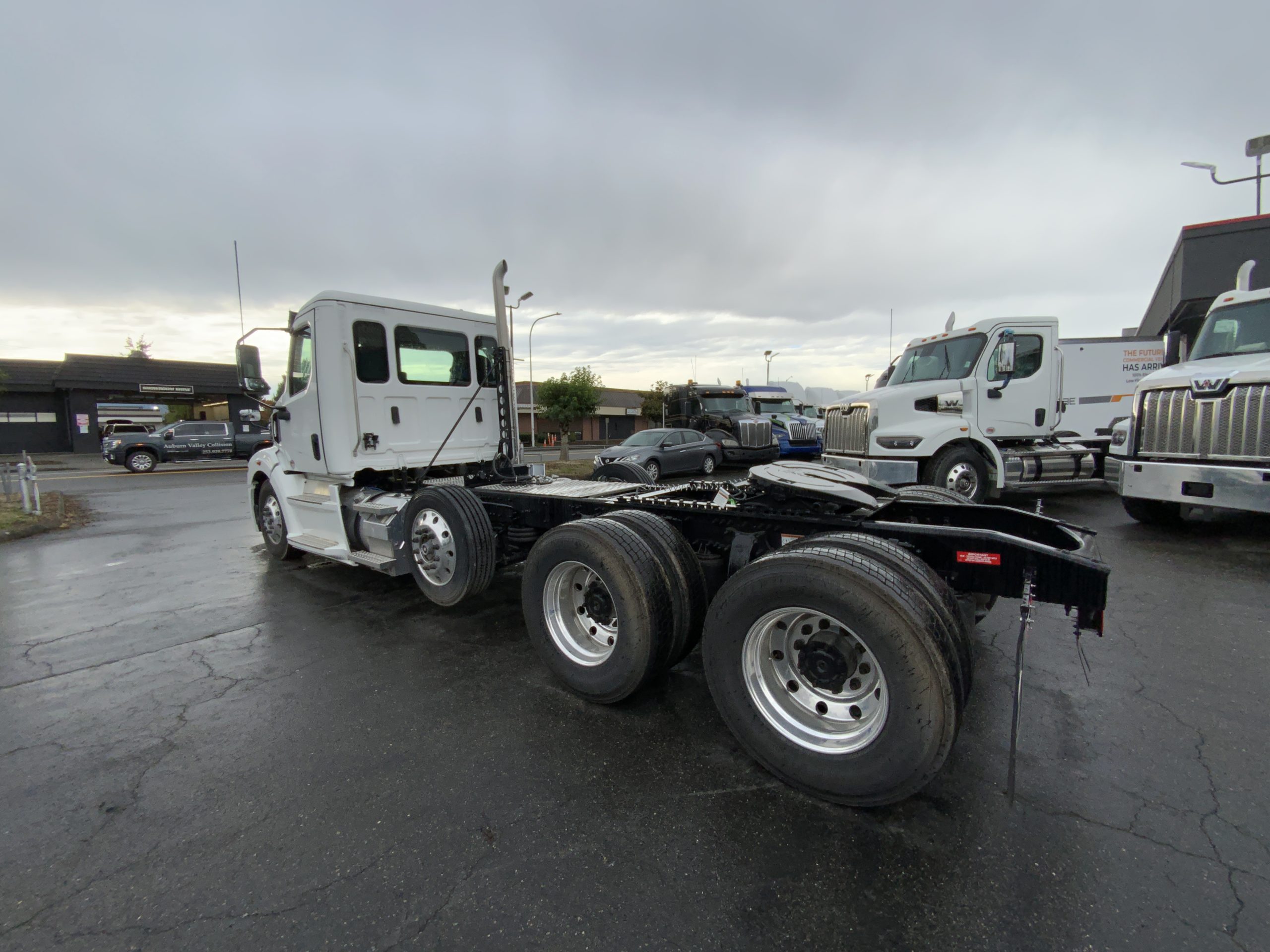 2025 WESTERN STAR 57X 2025 WESTERN STAR 57X - image 4 of 6