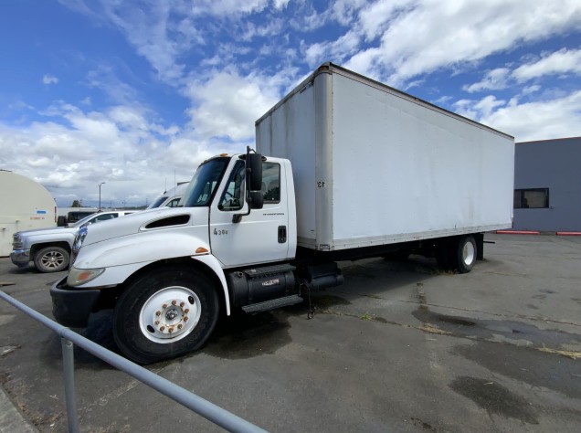 2005 INTERNATIONAL DURASTAR 4300 - image 1 of 6