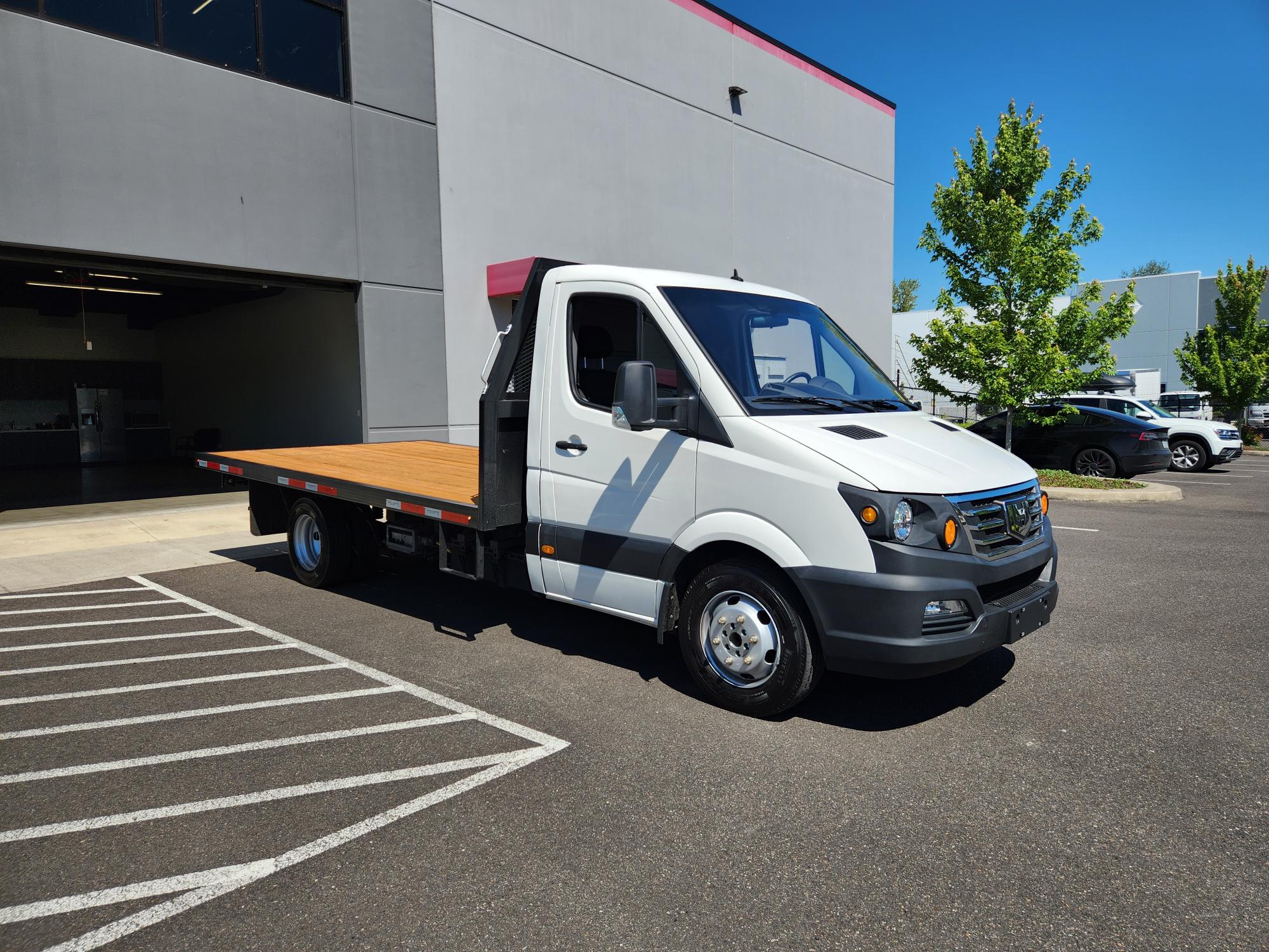 2022 WORKHORSE W4CC - image 3 of 6