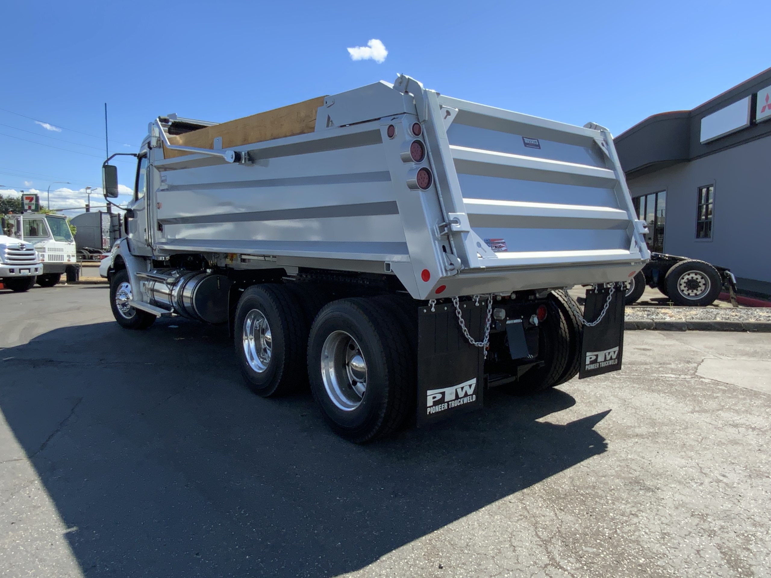 2026 WESTERN STAR 47X - image 4 of 6