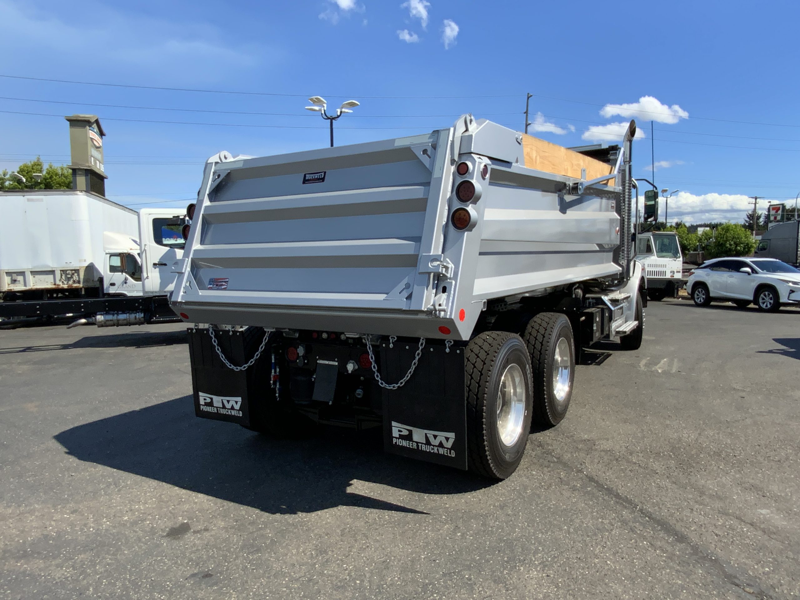 2026 WESTERN STAR 47X - image 6 of 6
