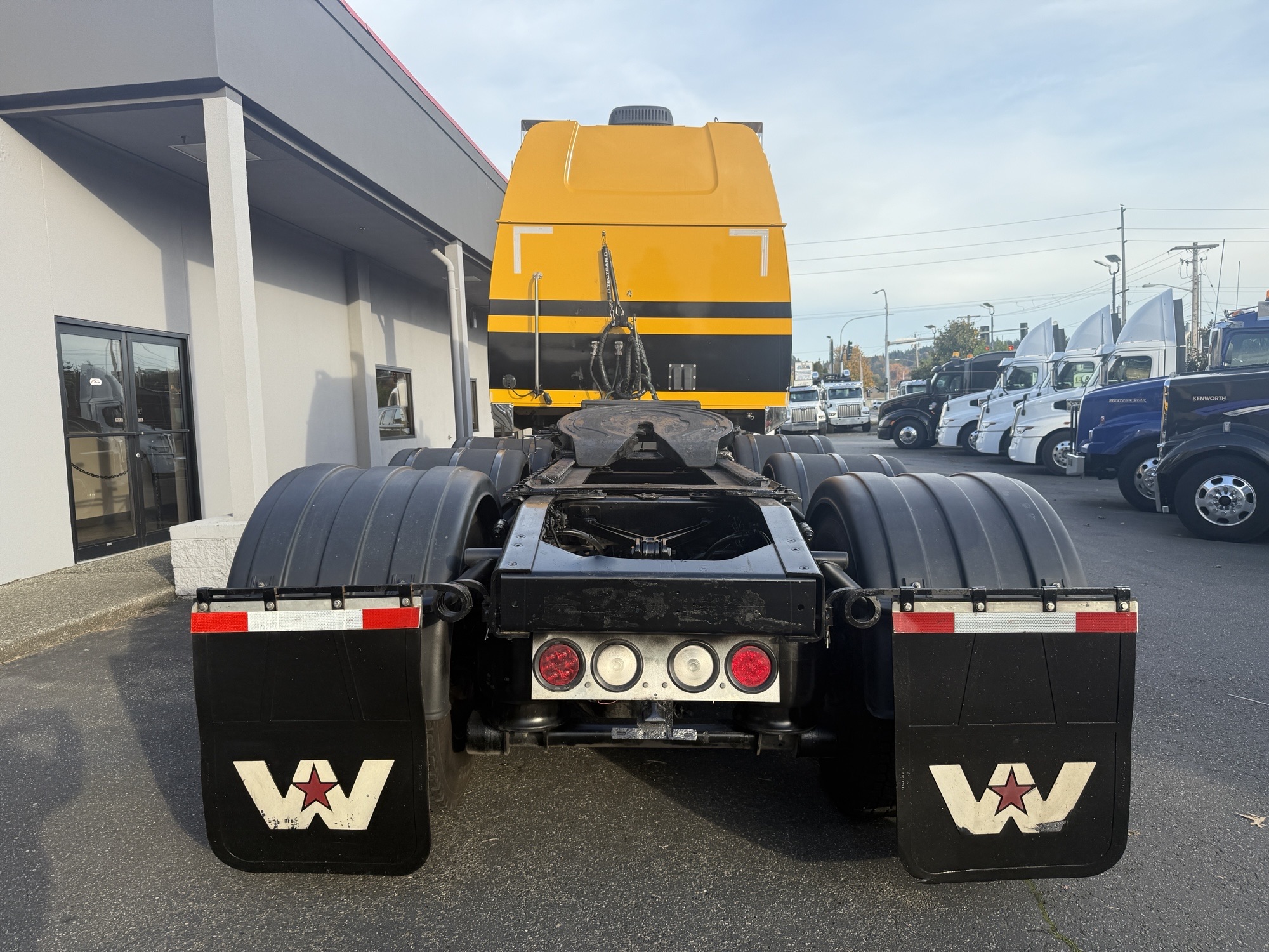 2021 WESTERN STAR 4900FA 2021 WESTERN STAR 4900FA - image 2 of 6