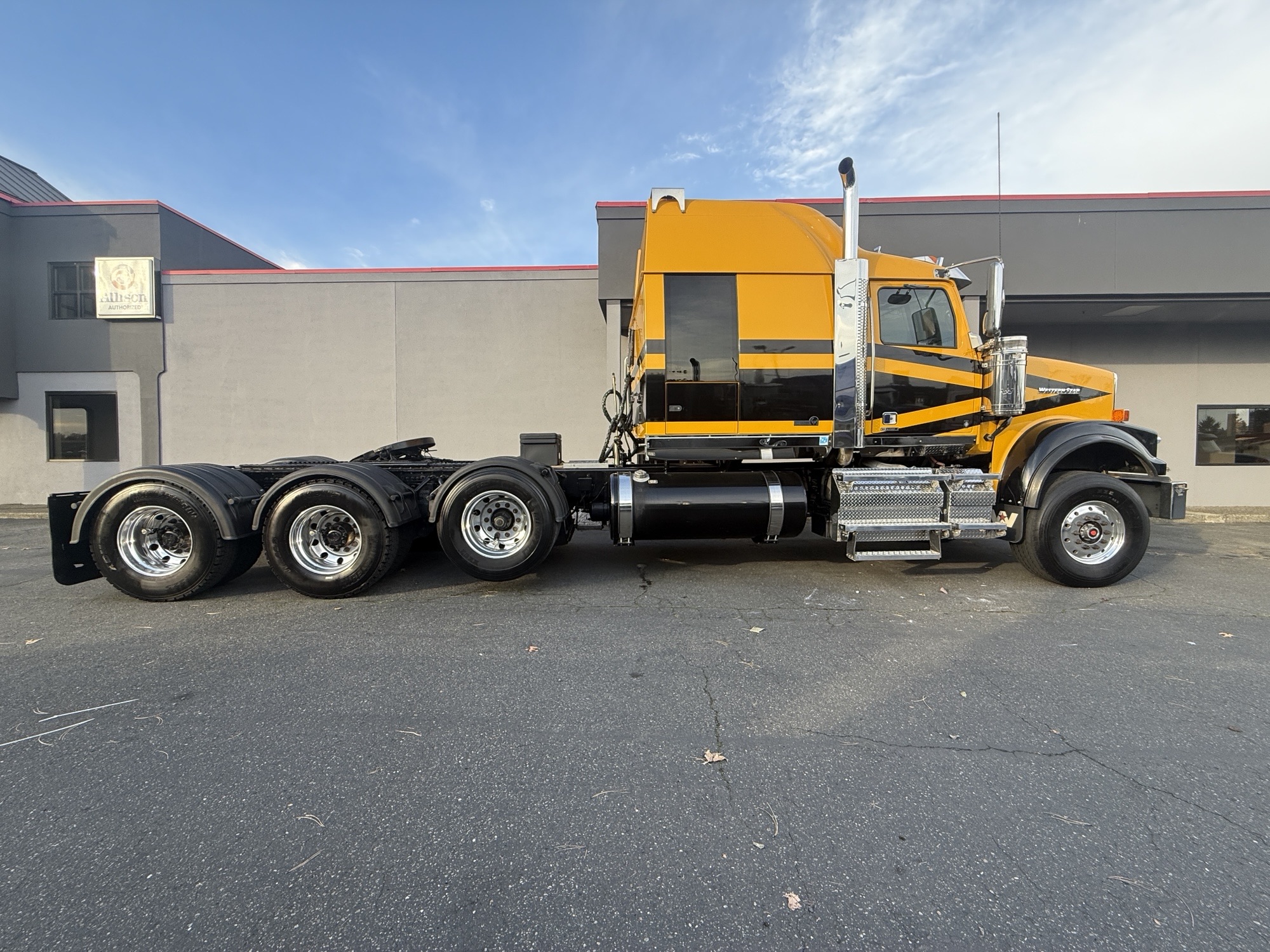 2021 WESTERN STAR 4900FA 2021 WESTERN STAR 4900FA - image 1 of 6