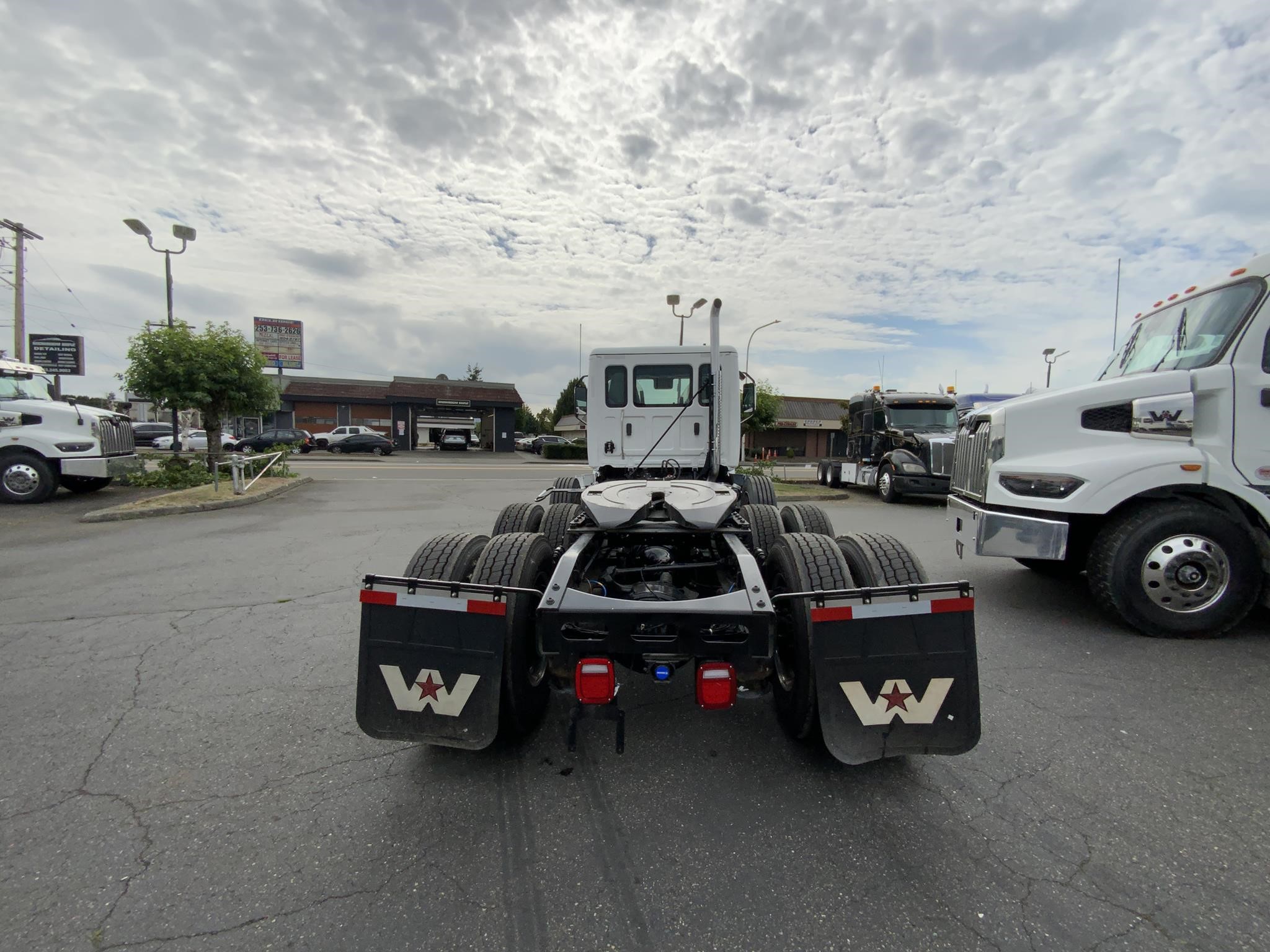 2025 WESTERN STAR 57X - image 5 of 6