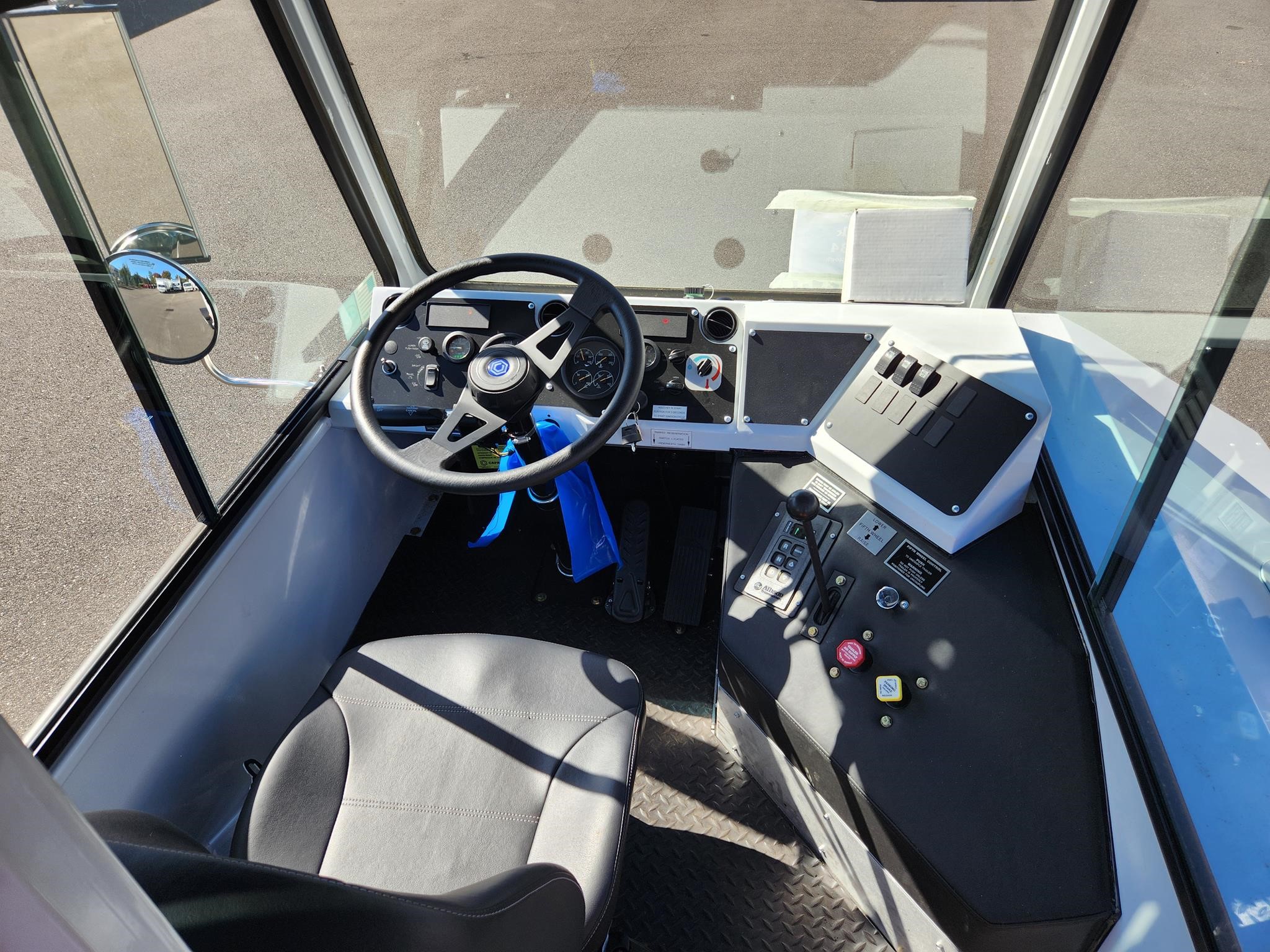 2024 CAPACITY TJ5000 - image 6 of 6