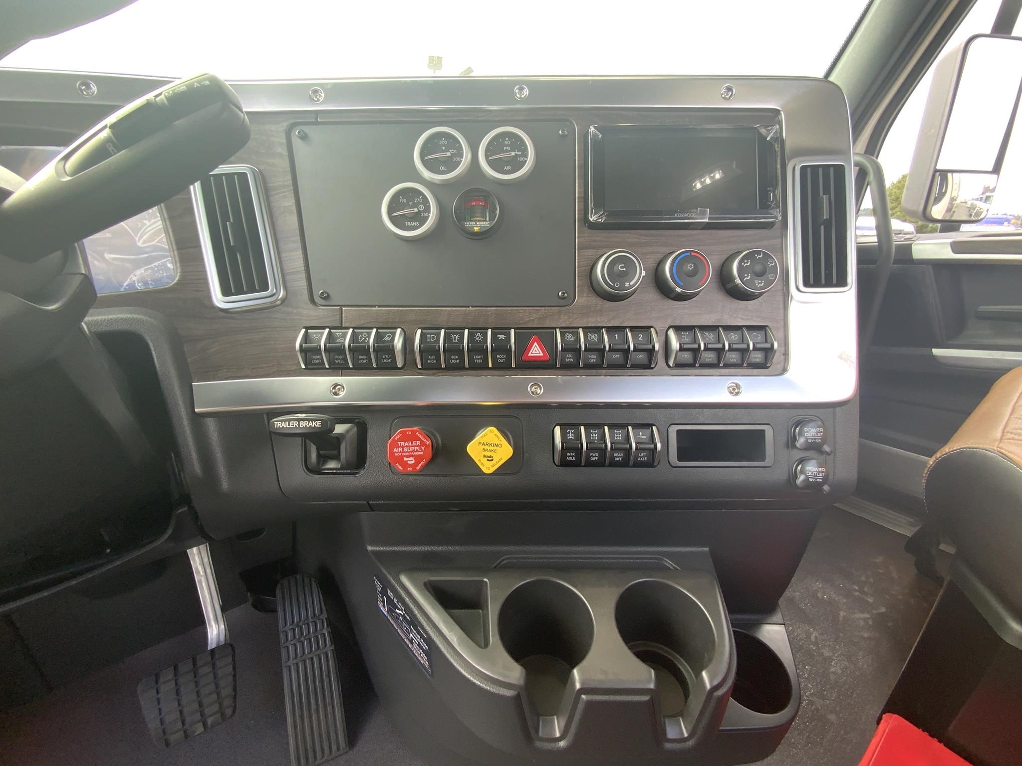 2026 WESTERN STAR 47X 2026 WESTERN STAR 47X - image 4 of 6