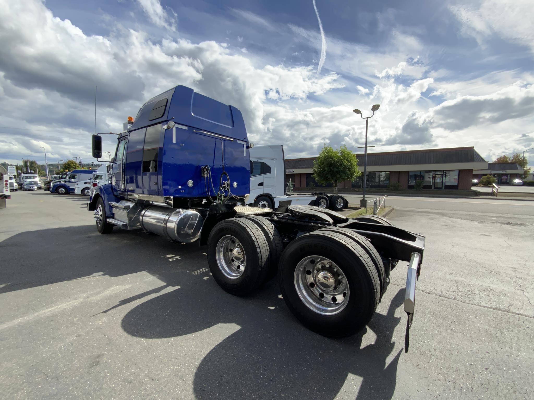 2022 WESTERN STAR 4900 - image 5 of 6