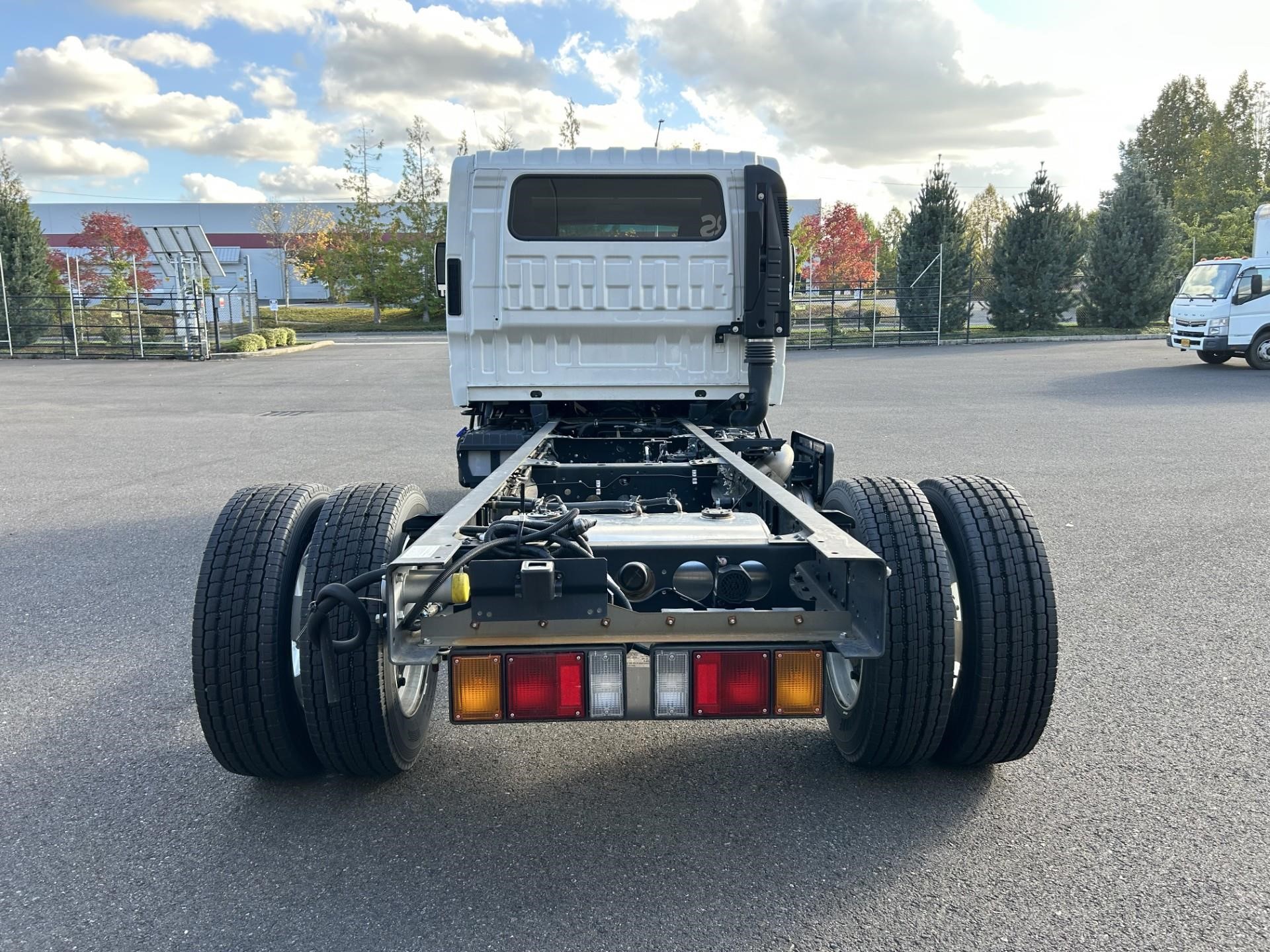 2023 HINO S5 - image 4 of 6