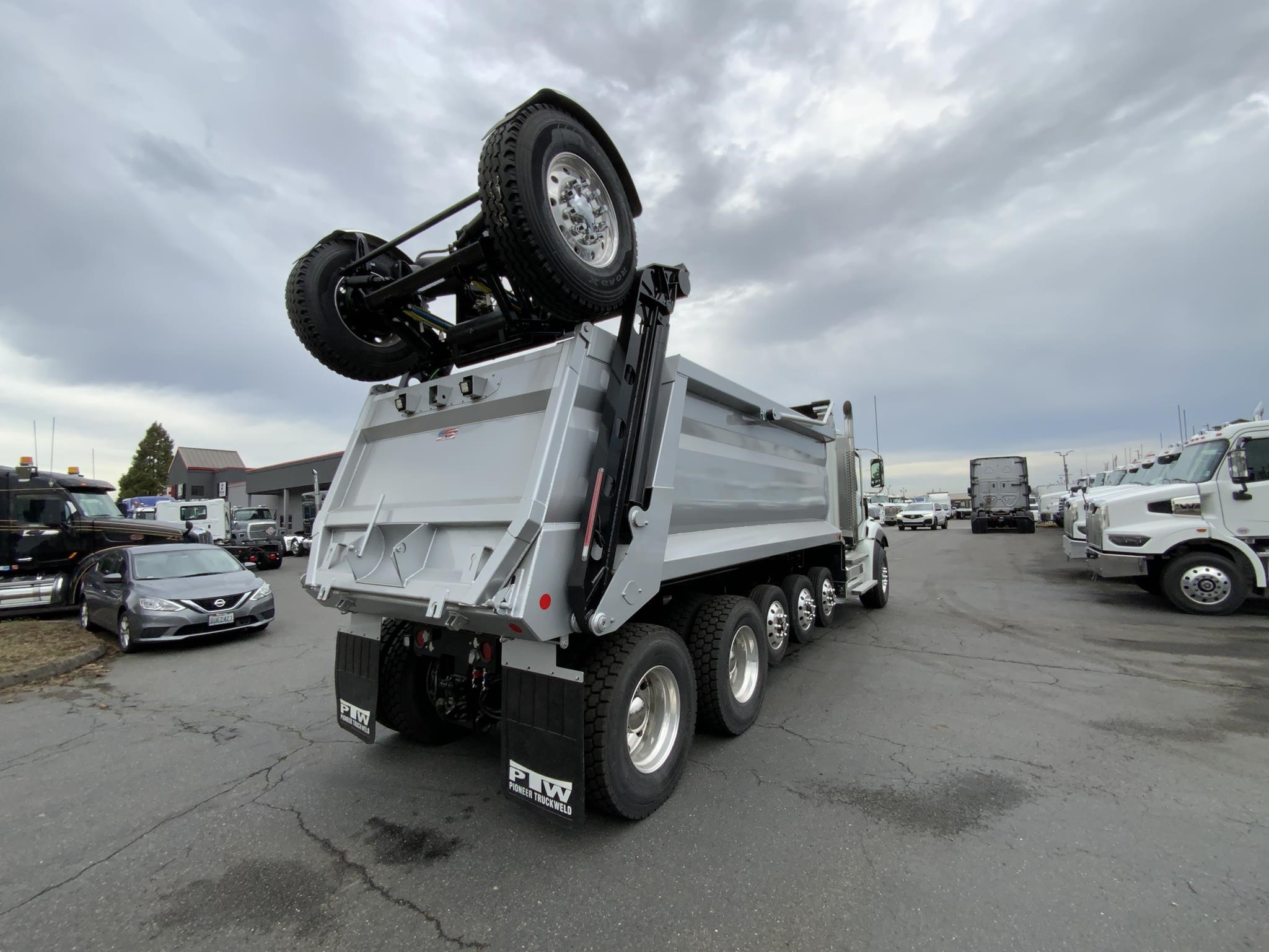 2025 WESTERN STAR 47X 2025 WESTERN STAR 47X - image 6 of 6