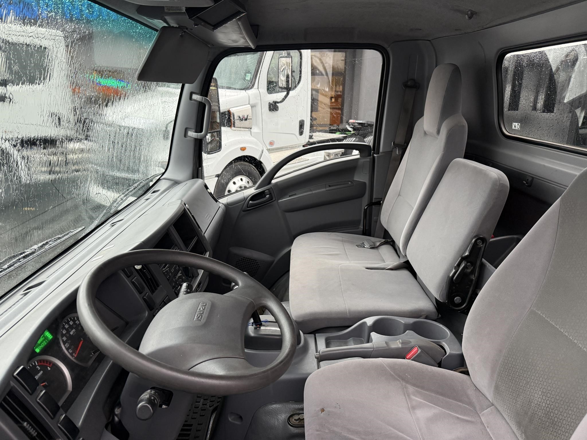 2016 ISUZU NRR 2016 ISUZU NRR - image 2 of 6