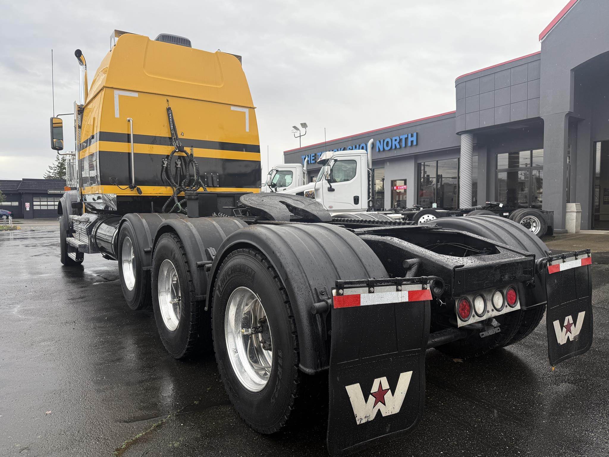 2021 WESTERN STAR 4900FA - image 6 of 6