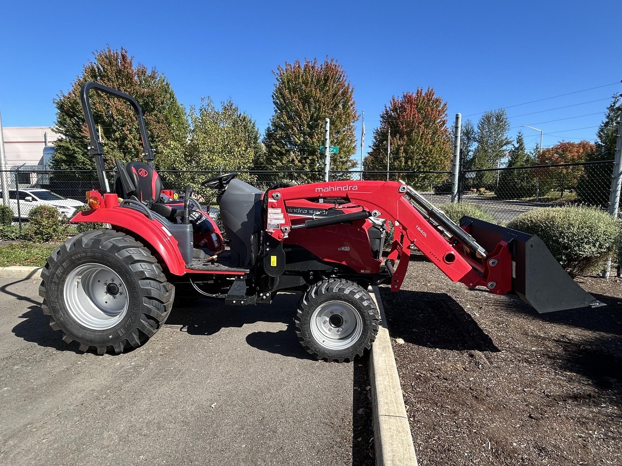 2025 MAHINDRA 1640 HST - image 4 of 6