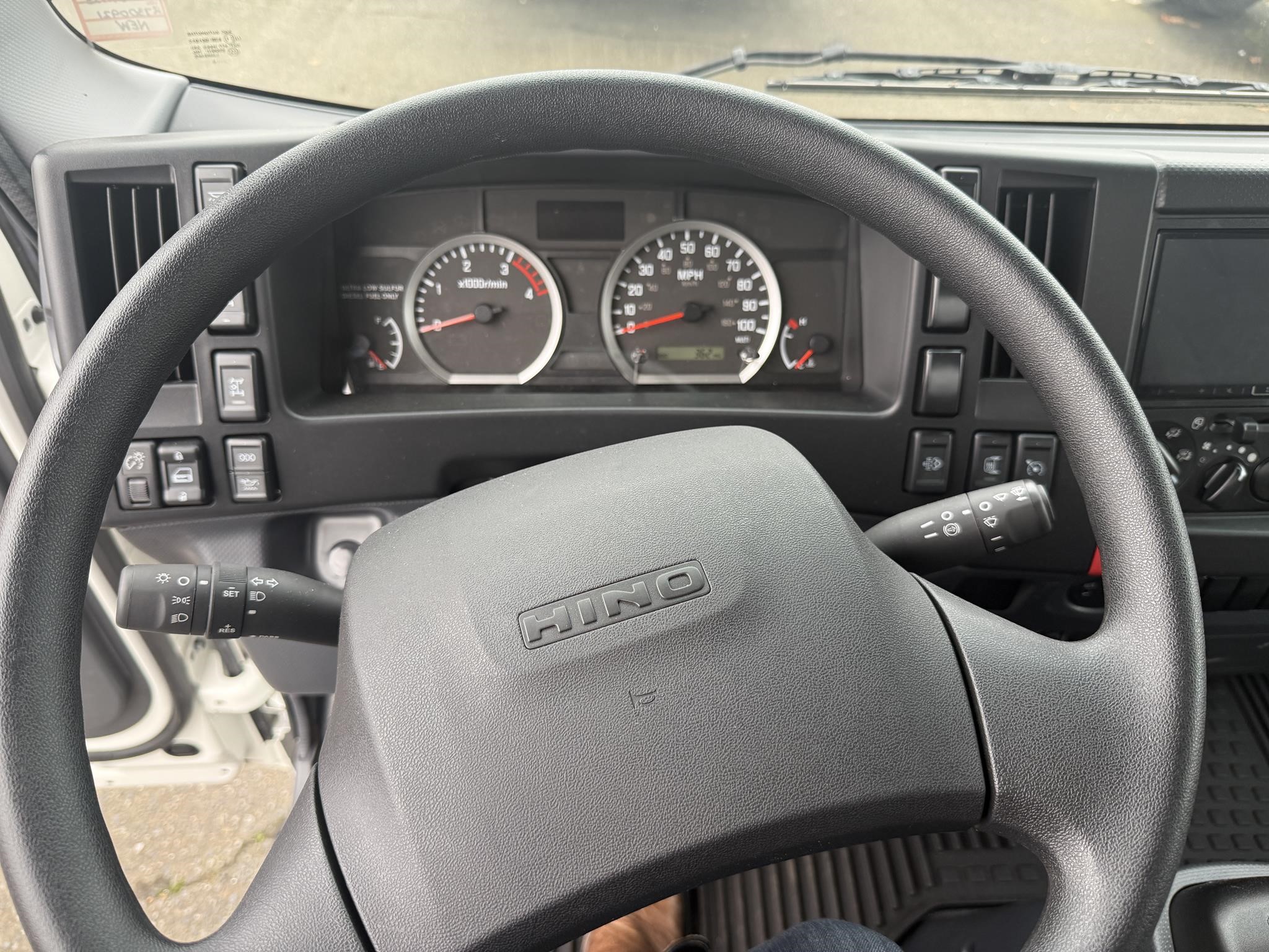 2024 HINO S5 - image 2 of 6