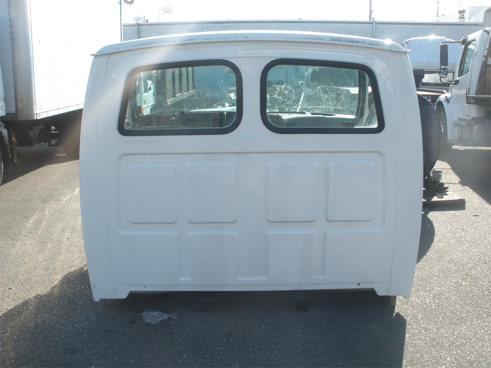 2000 STERLING ACTERRA - image 4 of 6