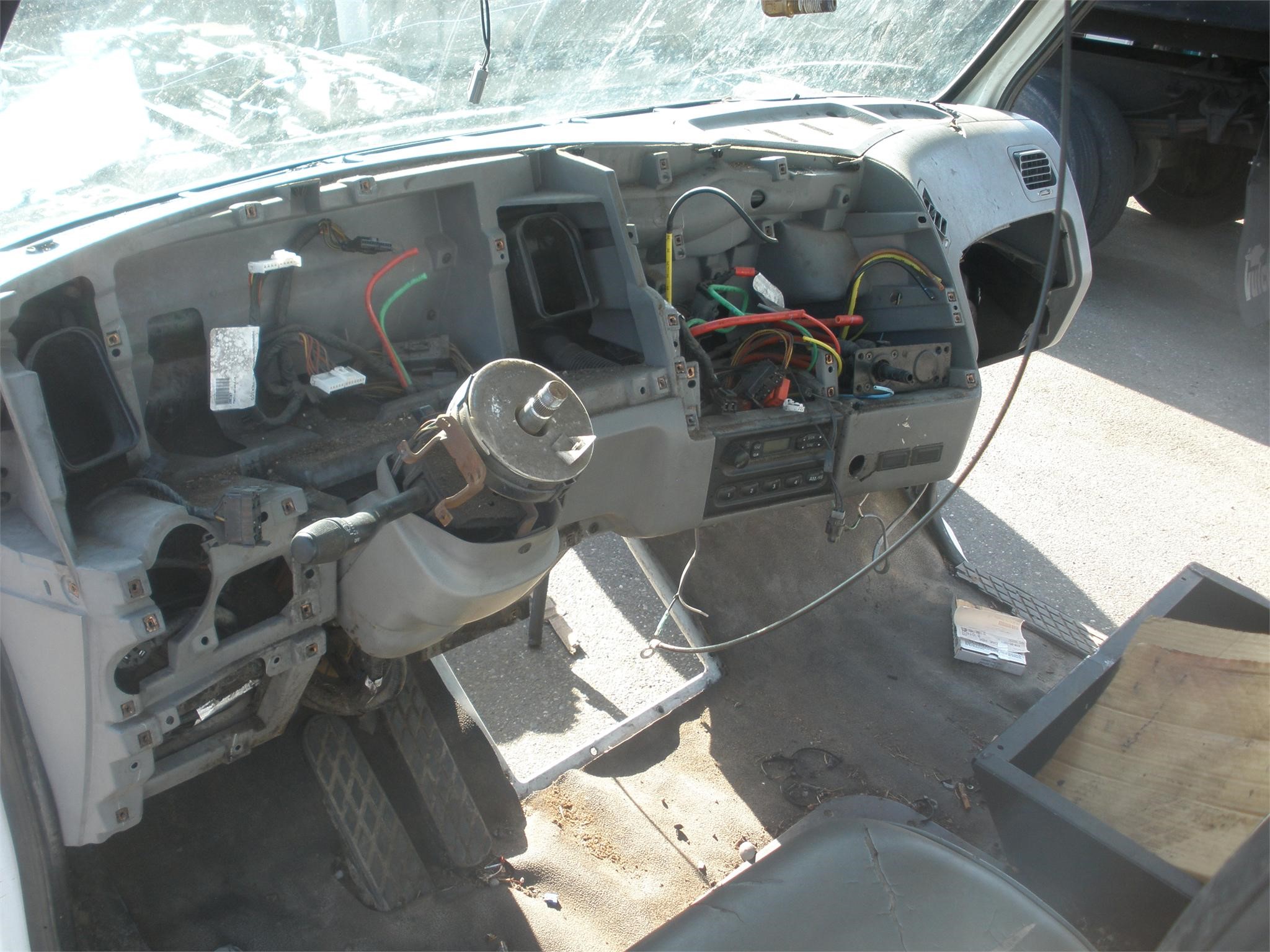 2000 STERLING ACTERRA - image 3 of 6