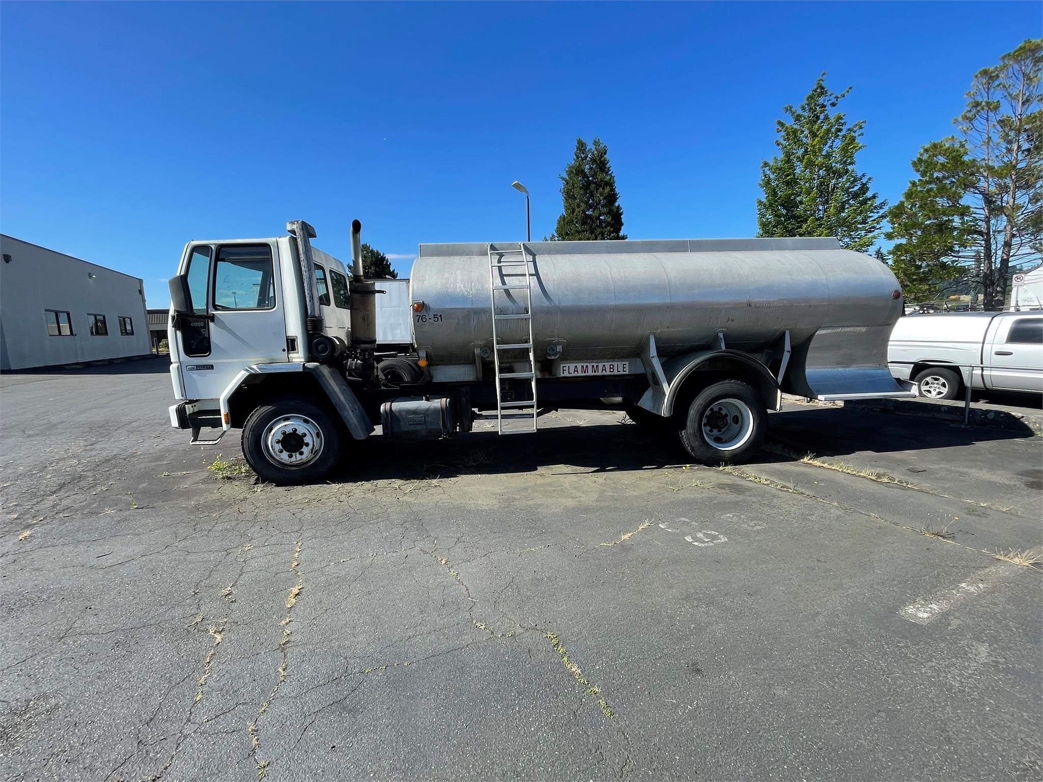 1989 FORD C7000 - image 2 of 6