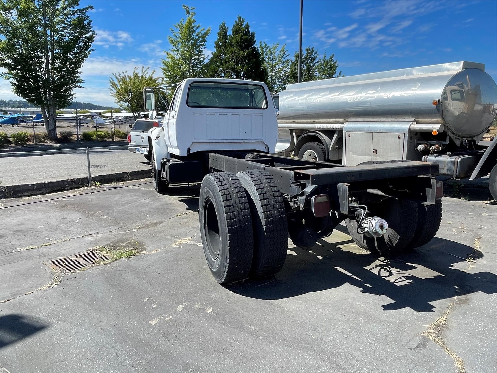 1985 FORD F800 - image 3 of 6