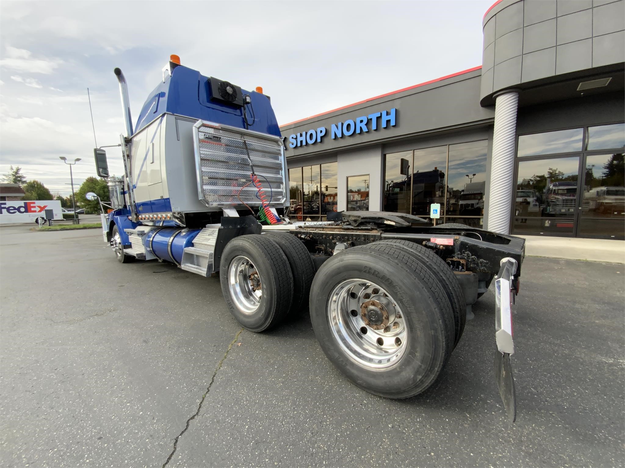 2020 WESTERN STAR 4900 - image 3 of 6