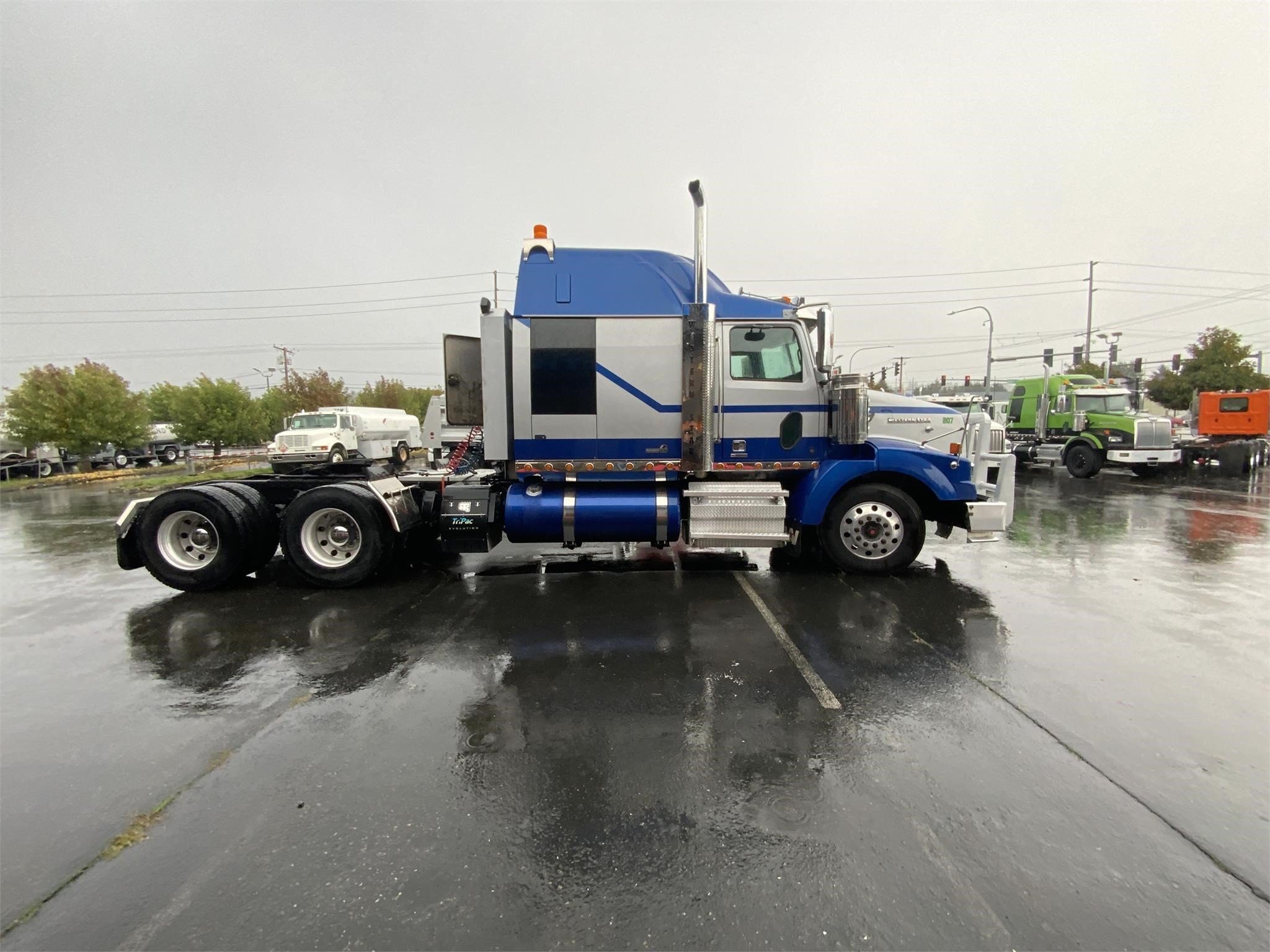 2020 WESTERN STAR 4900 - image 6 of 6