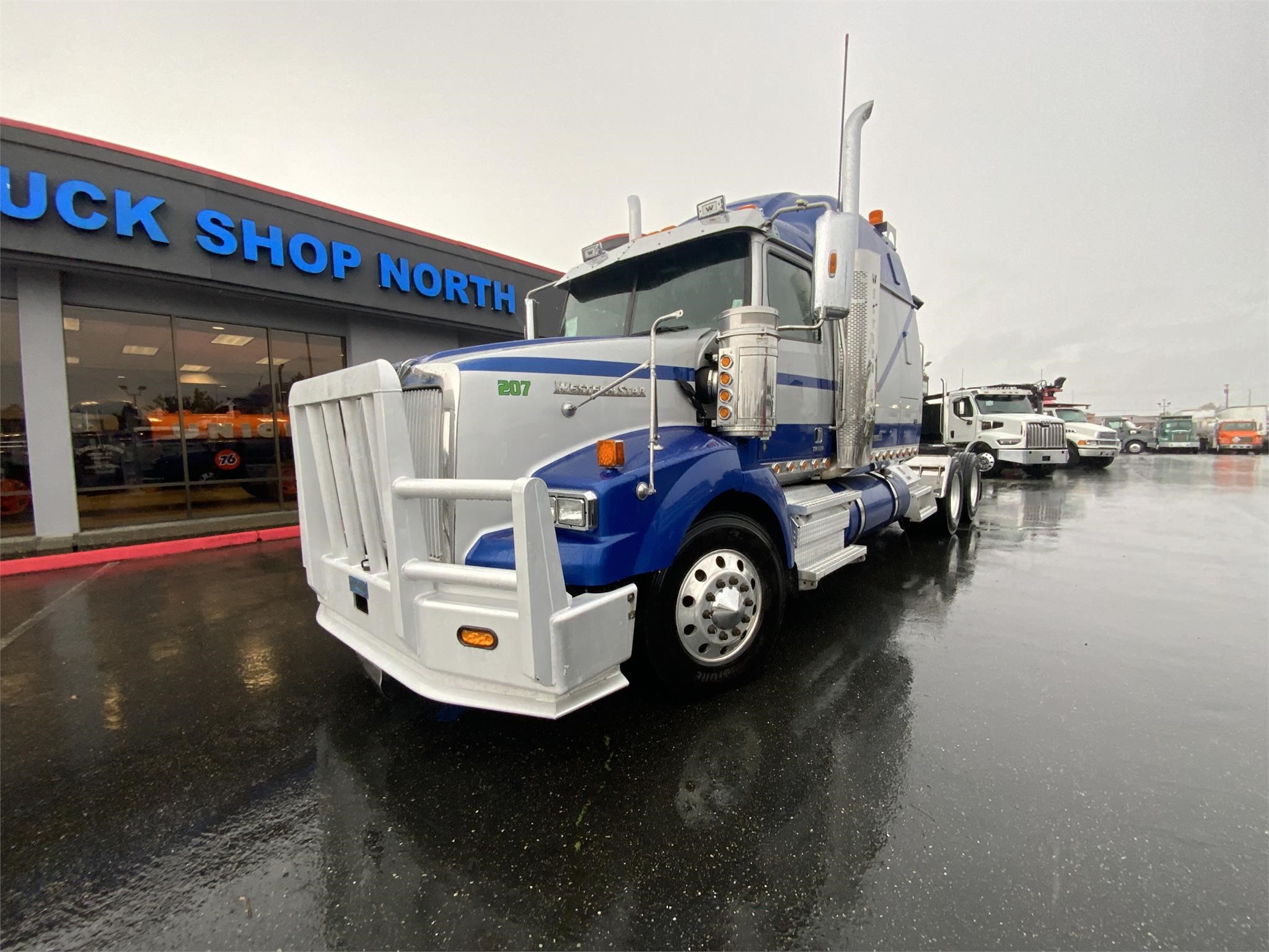 2020 WESTERN STAR 4900 - image 1 of 6