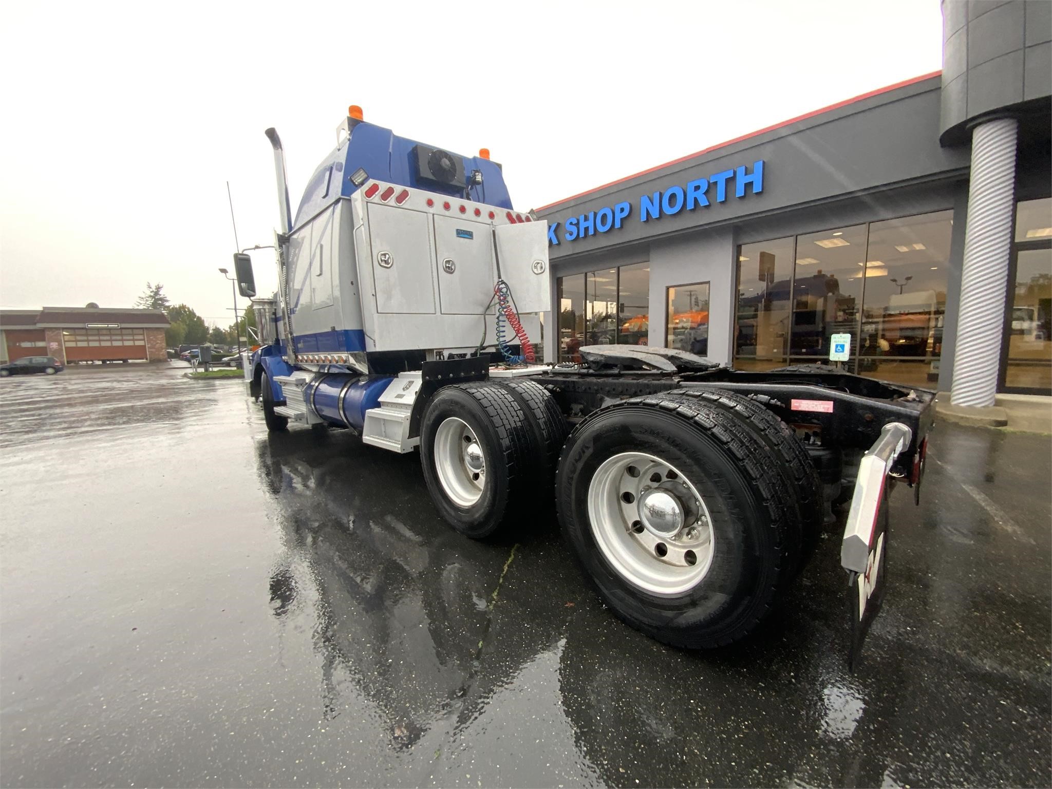 2020 WESTERN STAR 4900 - image 3 of 6