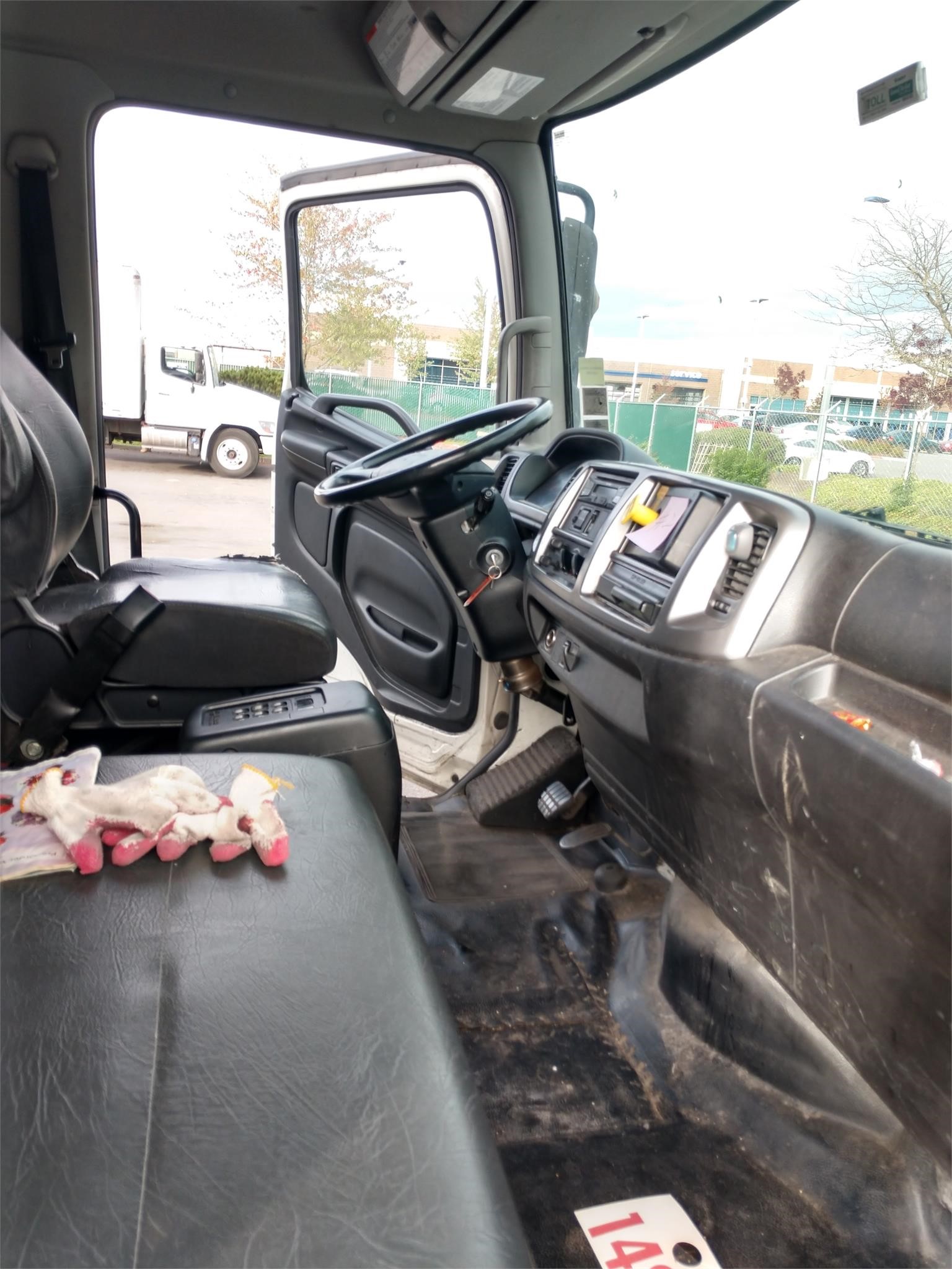 2015 HINO 338 2015 HINO 338 - image 2 of 6