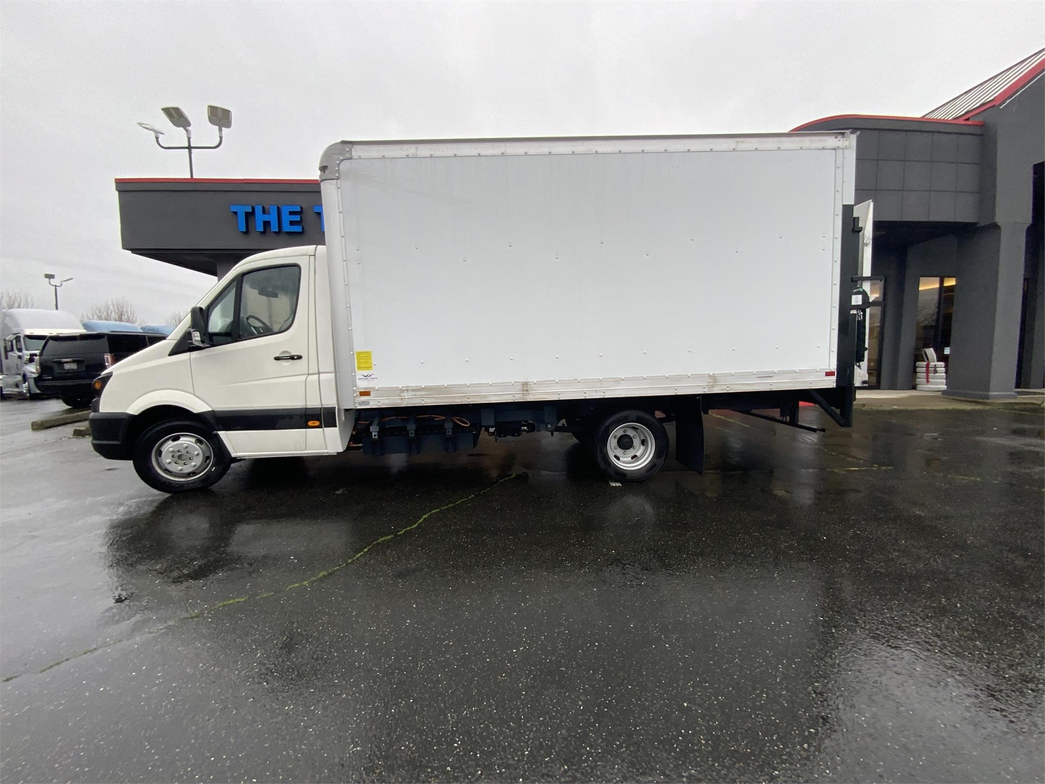 2022 WORKHORSE W4CC - image 2 of 6