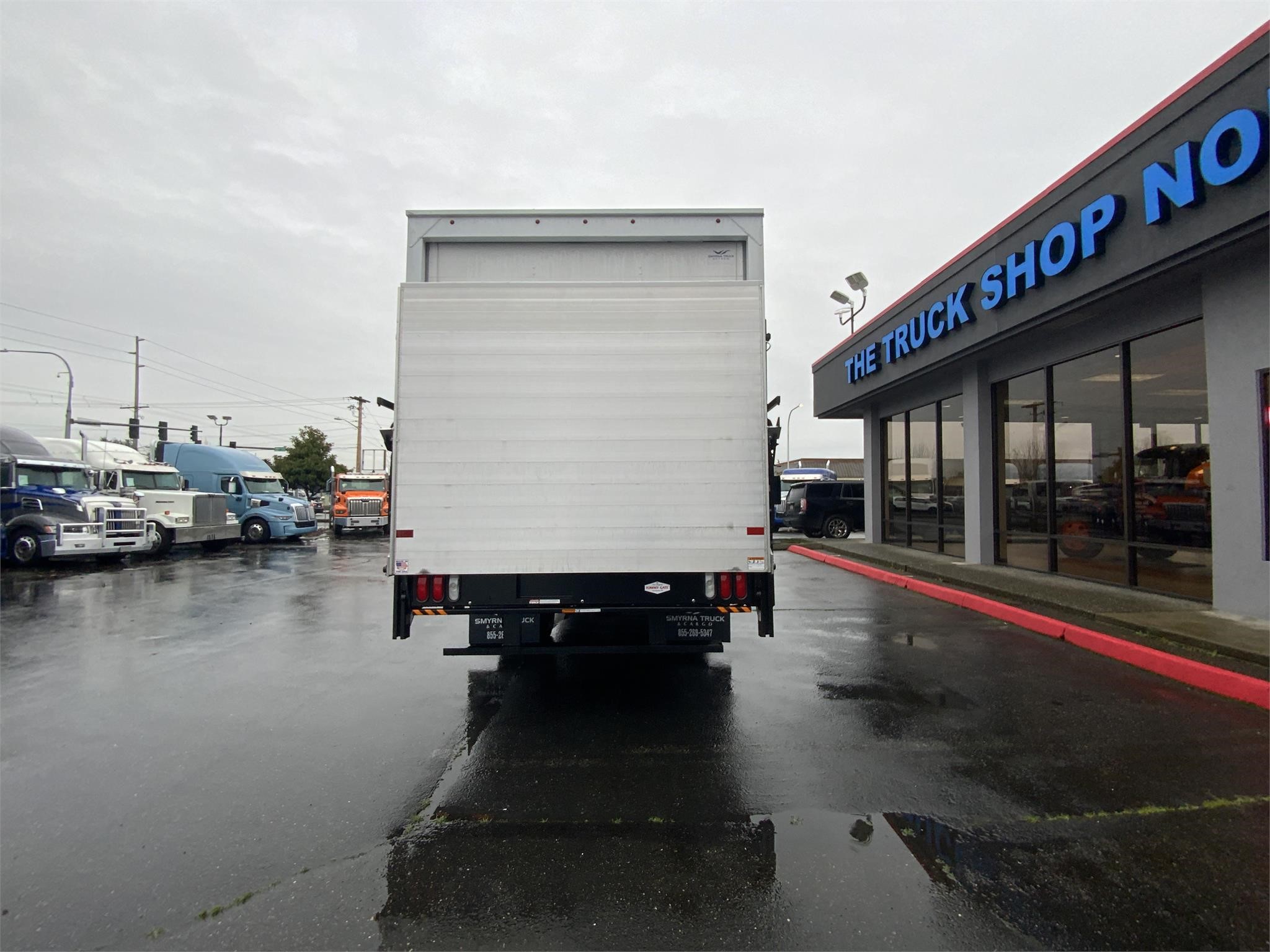 2022 WORKHORSE W4CC - image 4 of 6