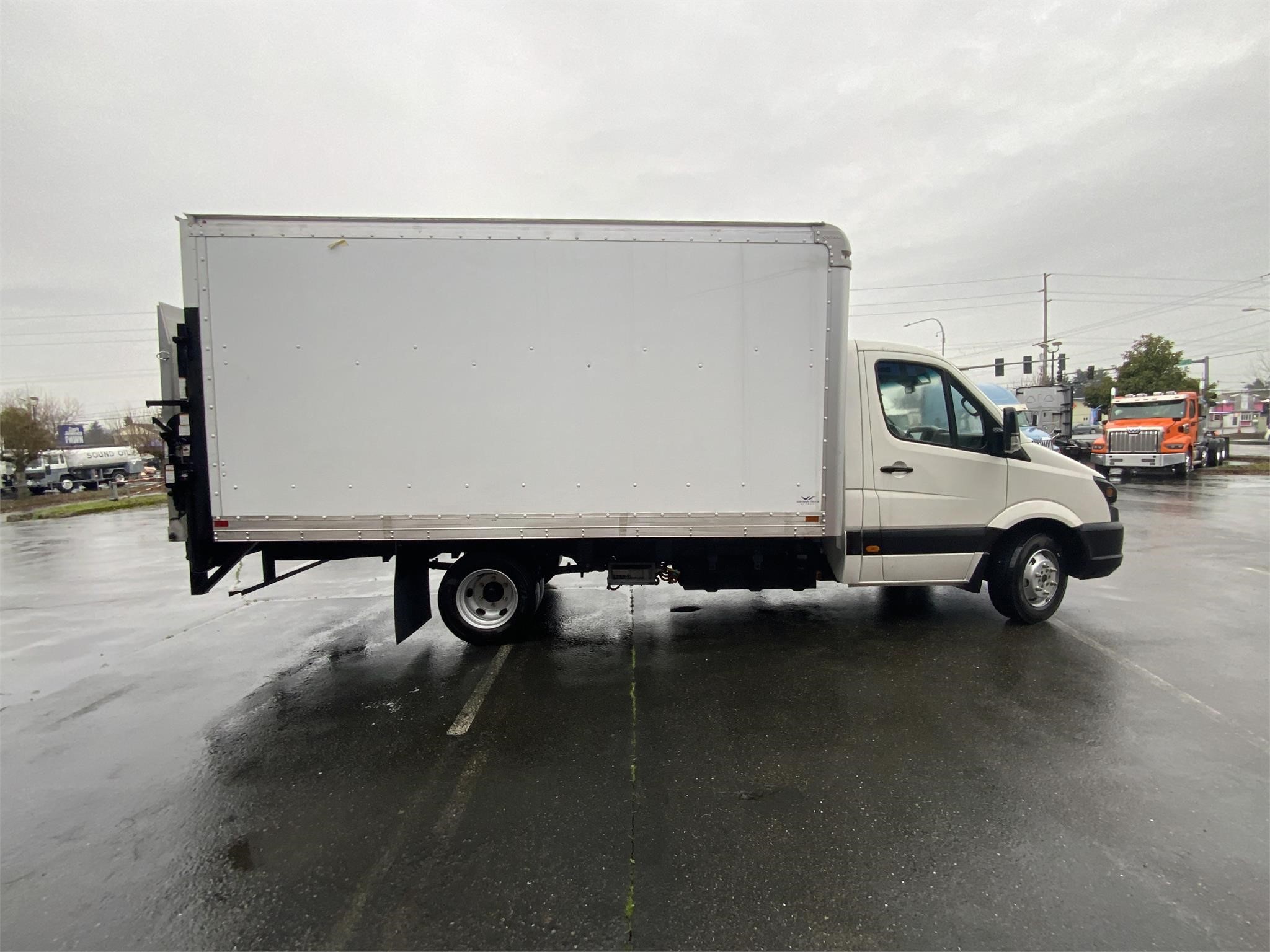 2022 WORKHORSE W4CC - image 6 of 6