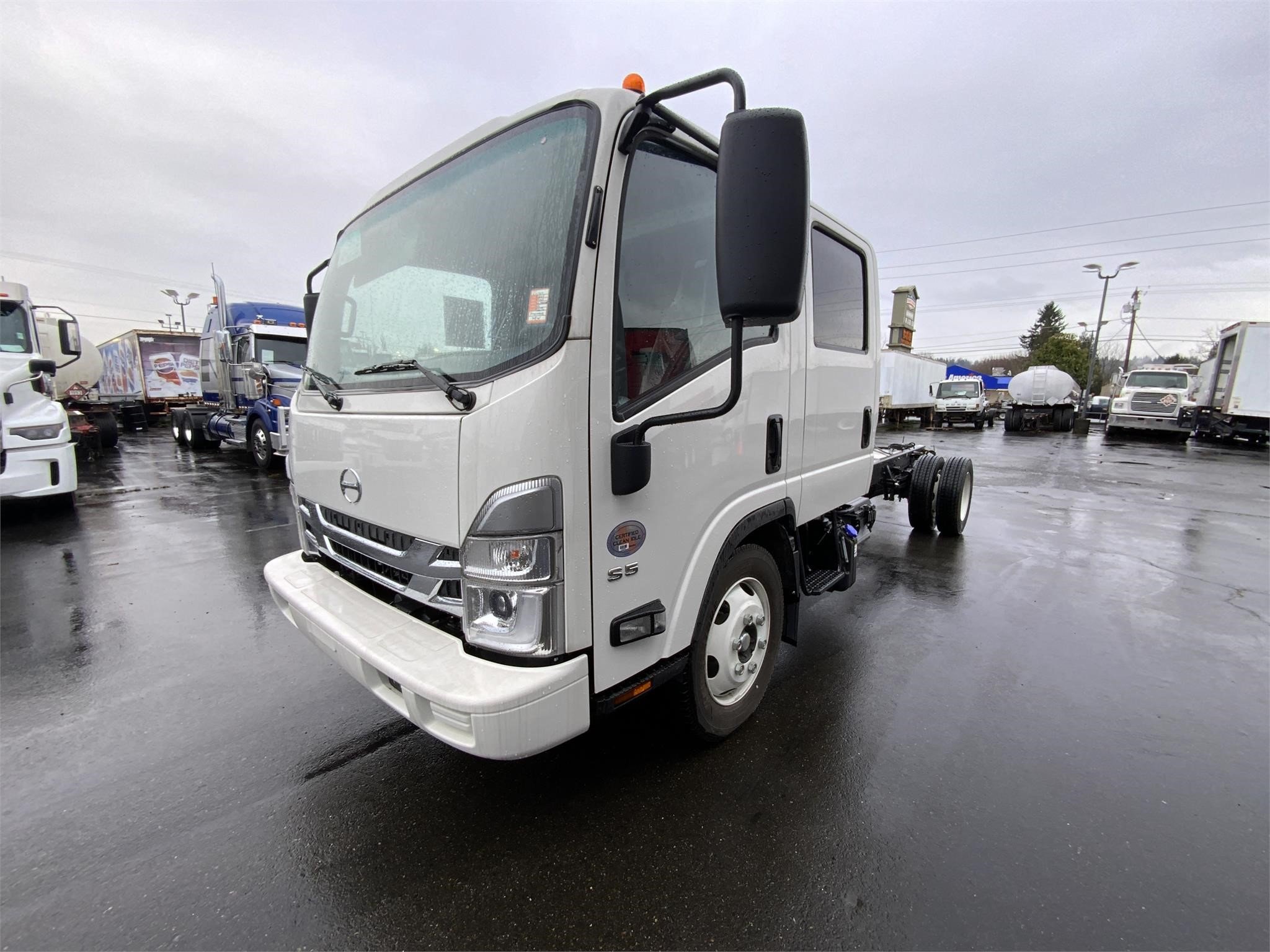 2023 HINO S5 - image 1 of 6