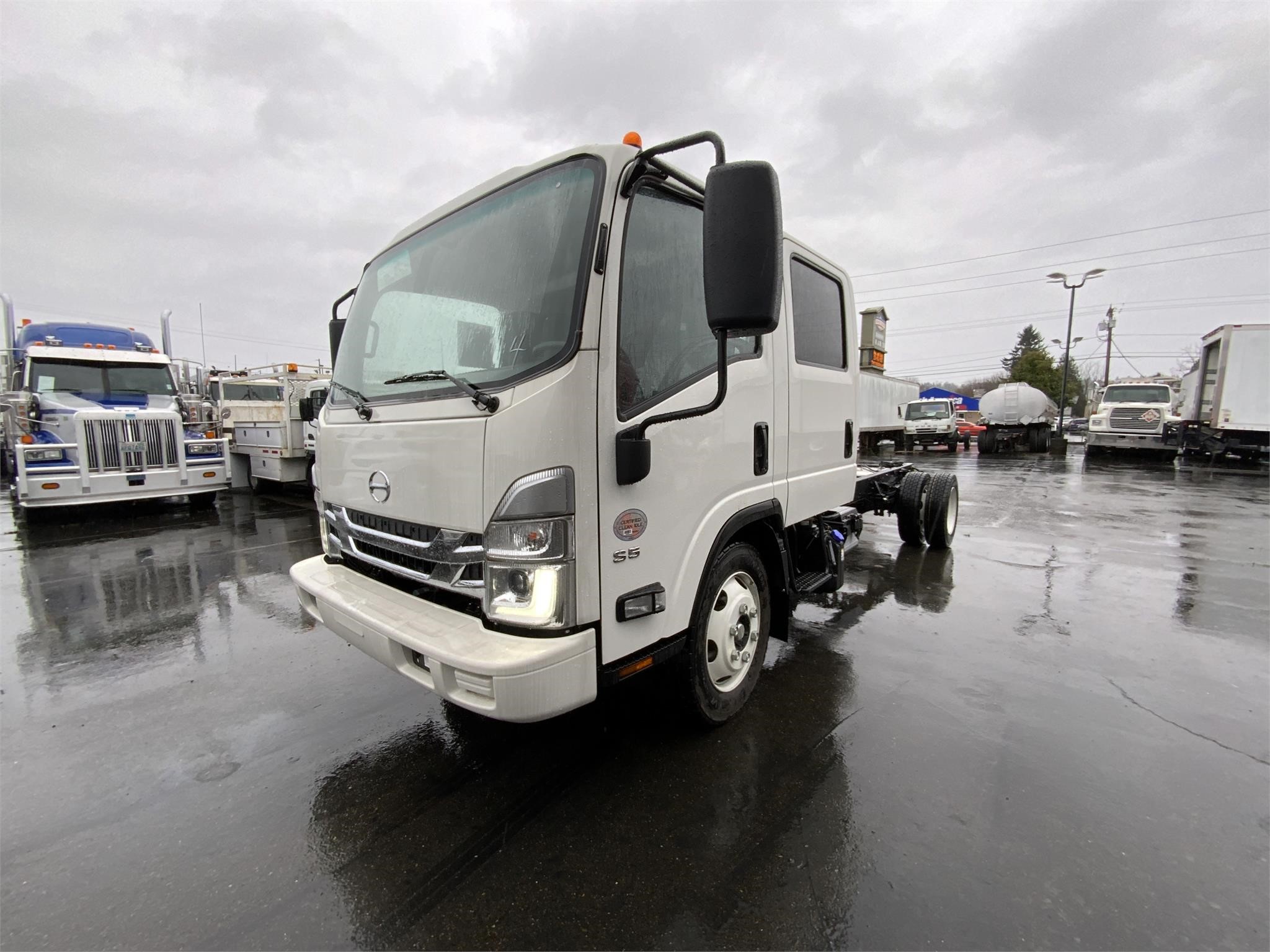 2023 HINO S5 - image 1 of 6