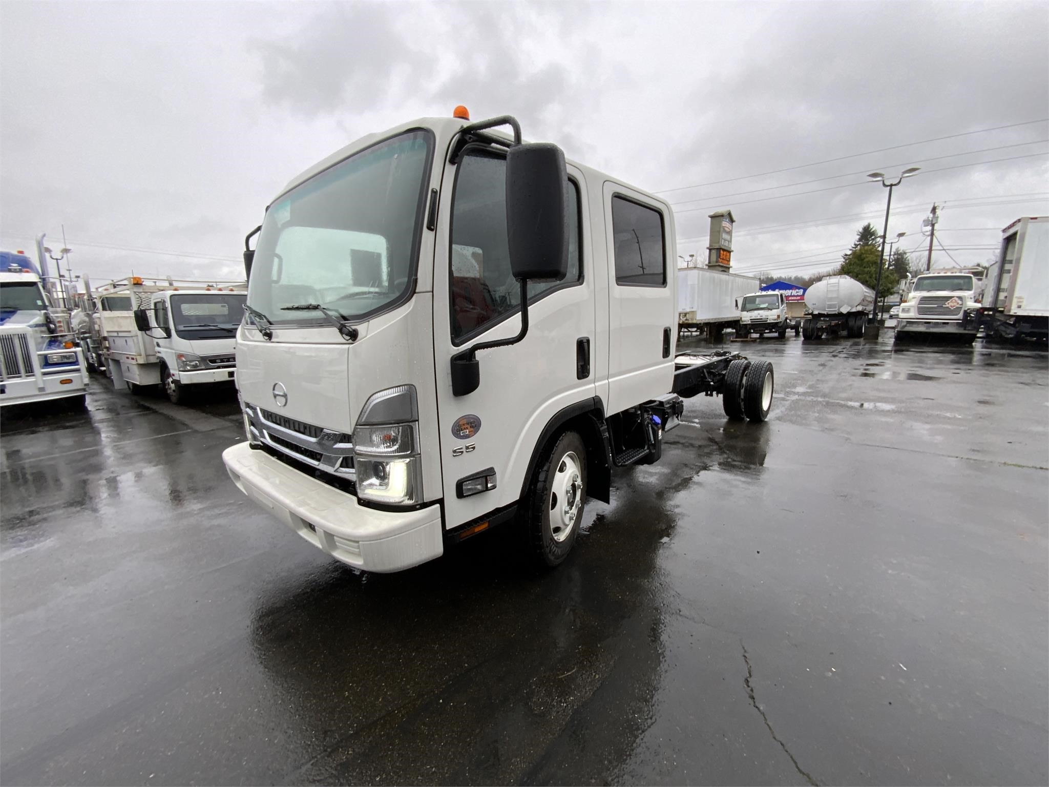 2023 HINO S5 - image 1 of 6