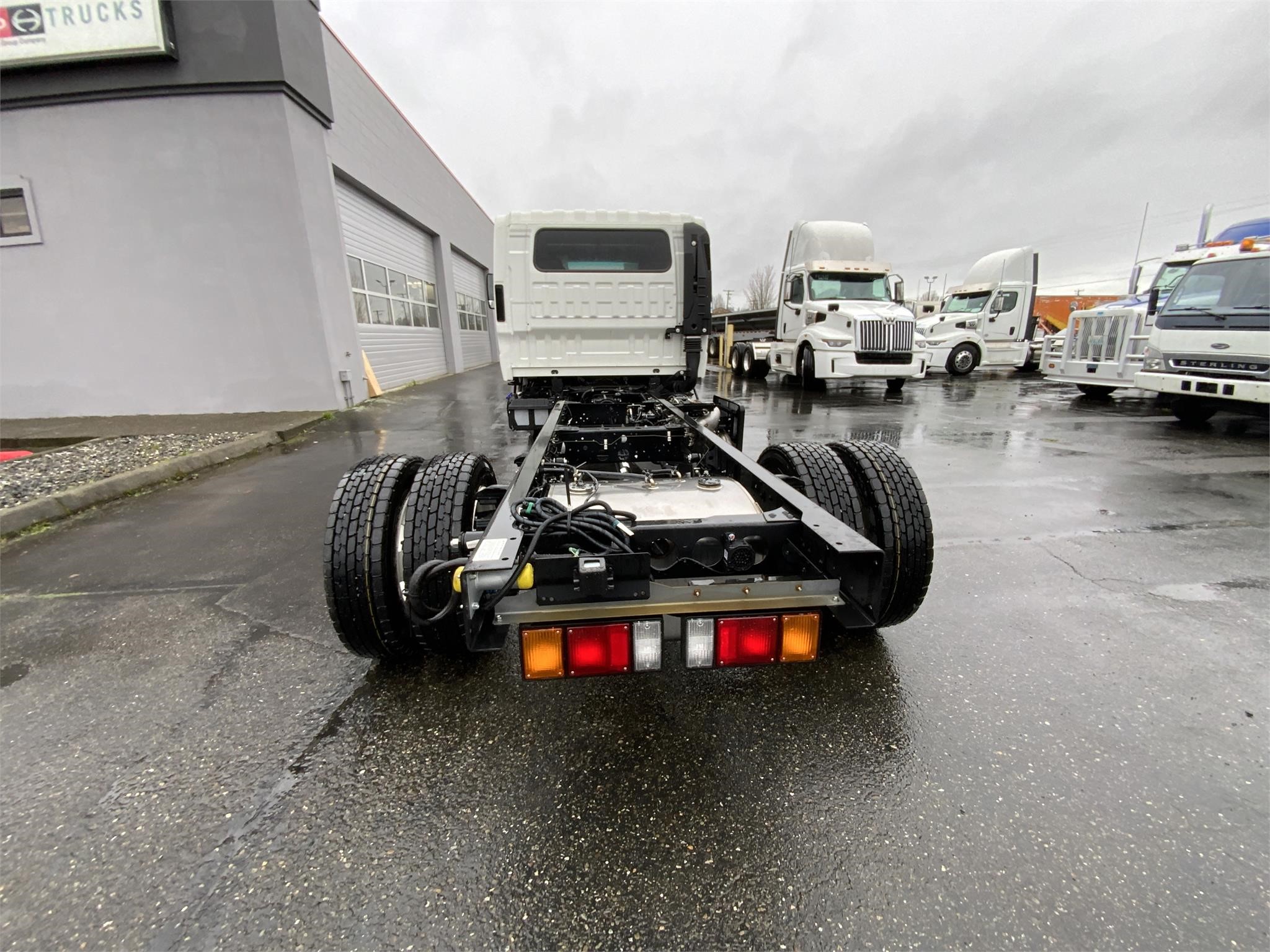 2023 HINO S5 - image 4 of 6