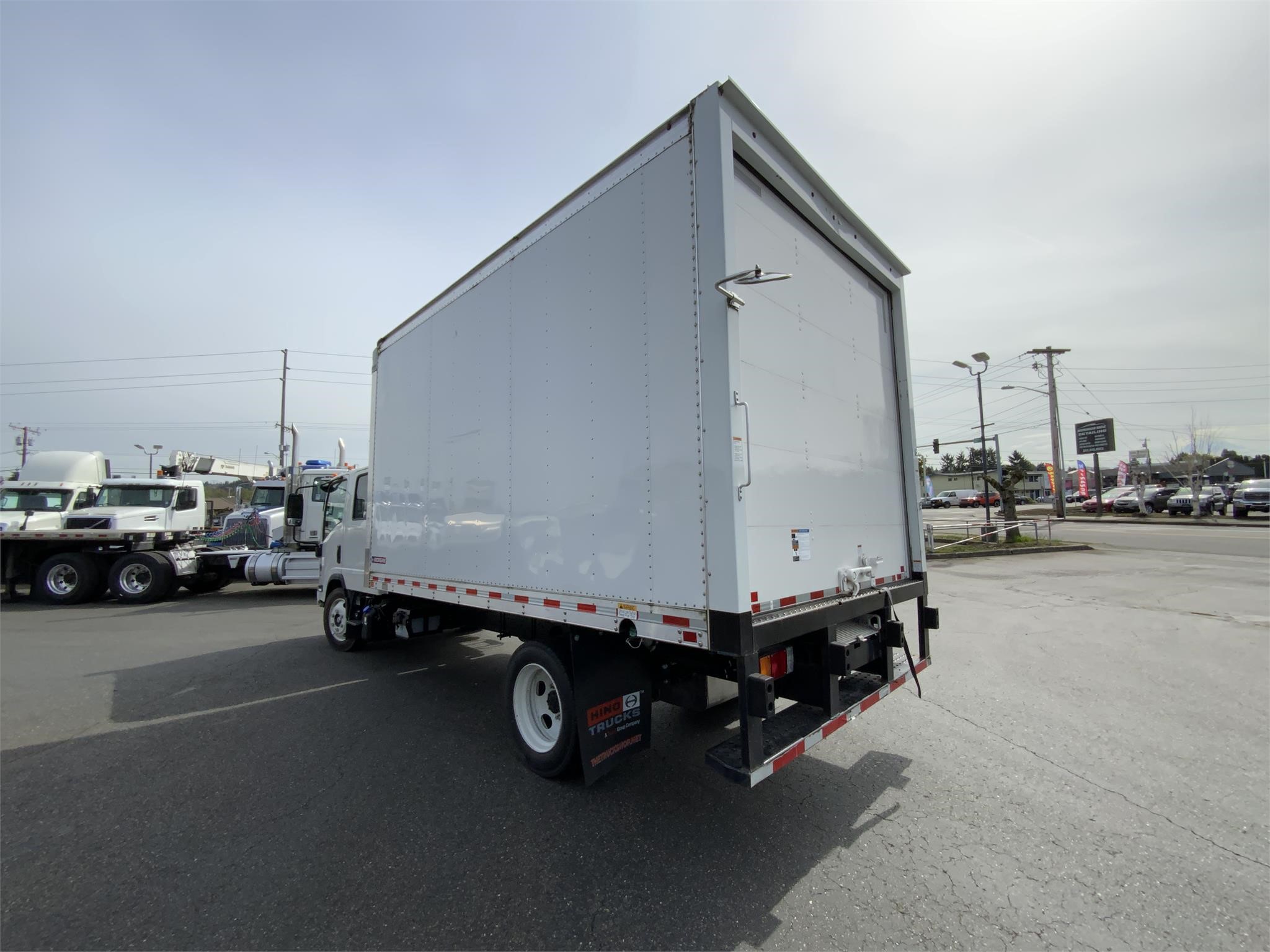 2023 HINO S5 - image 3 of 6