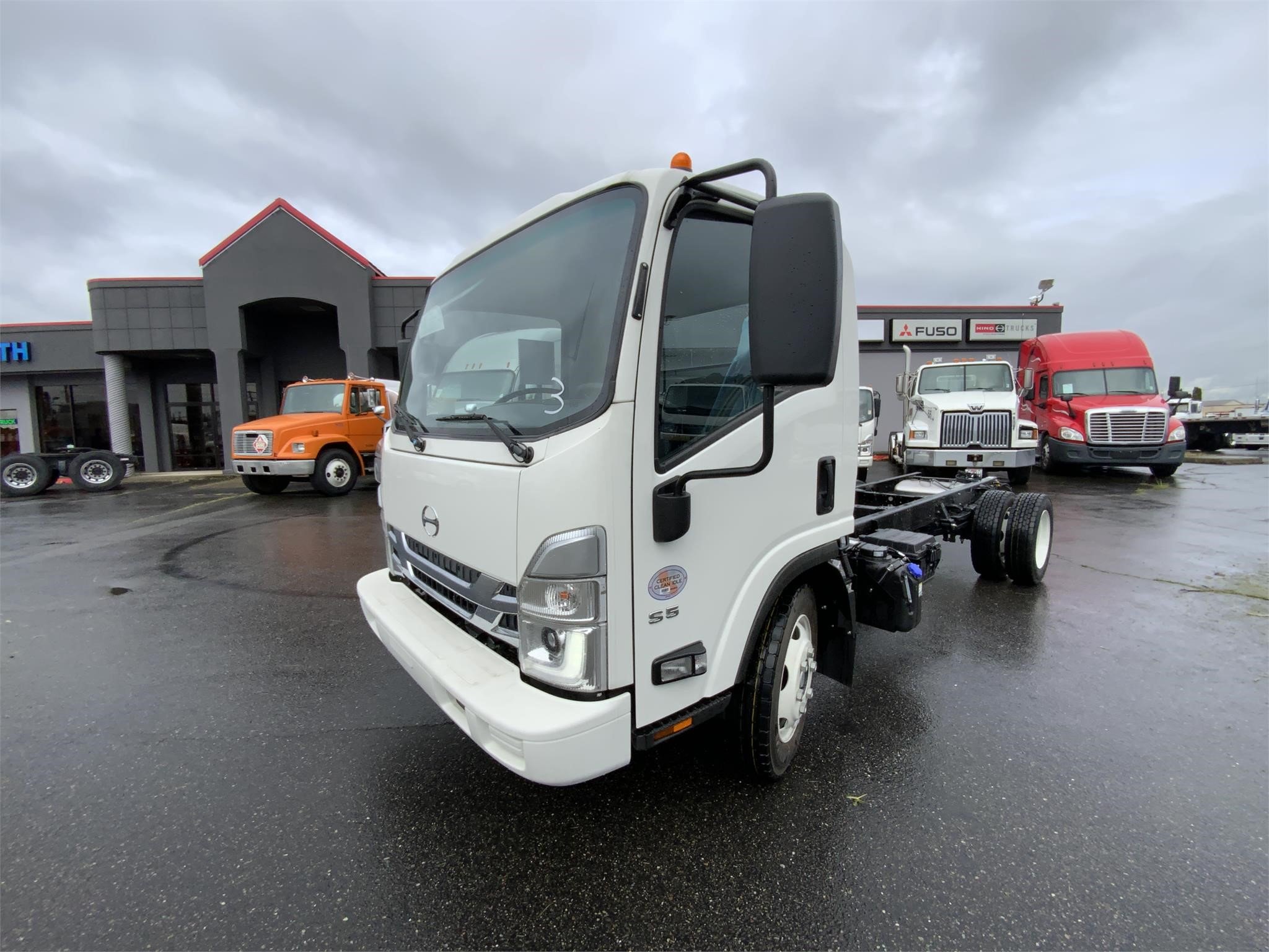 2024 HINO S5 - image 1 of 6