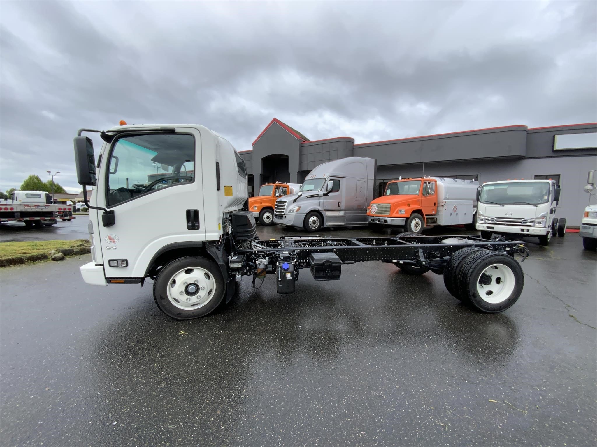 2024 HINO S5 - image 2 of 6