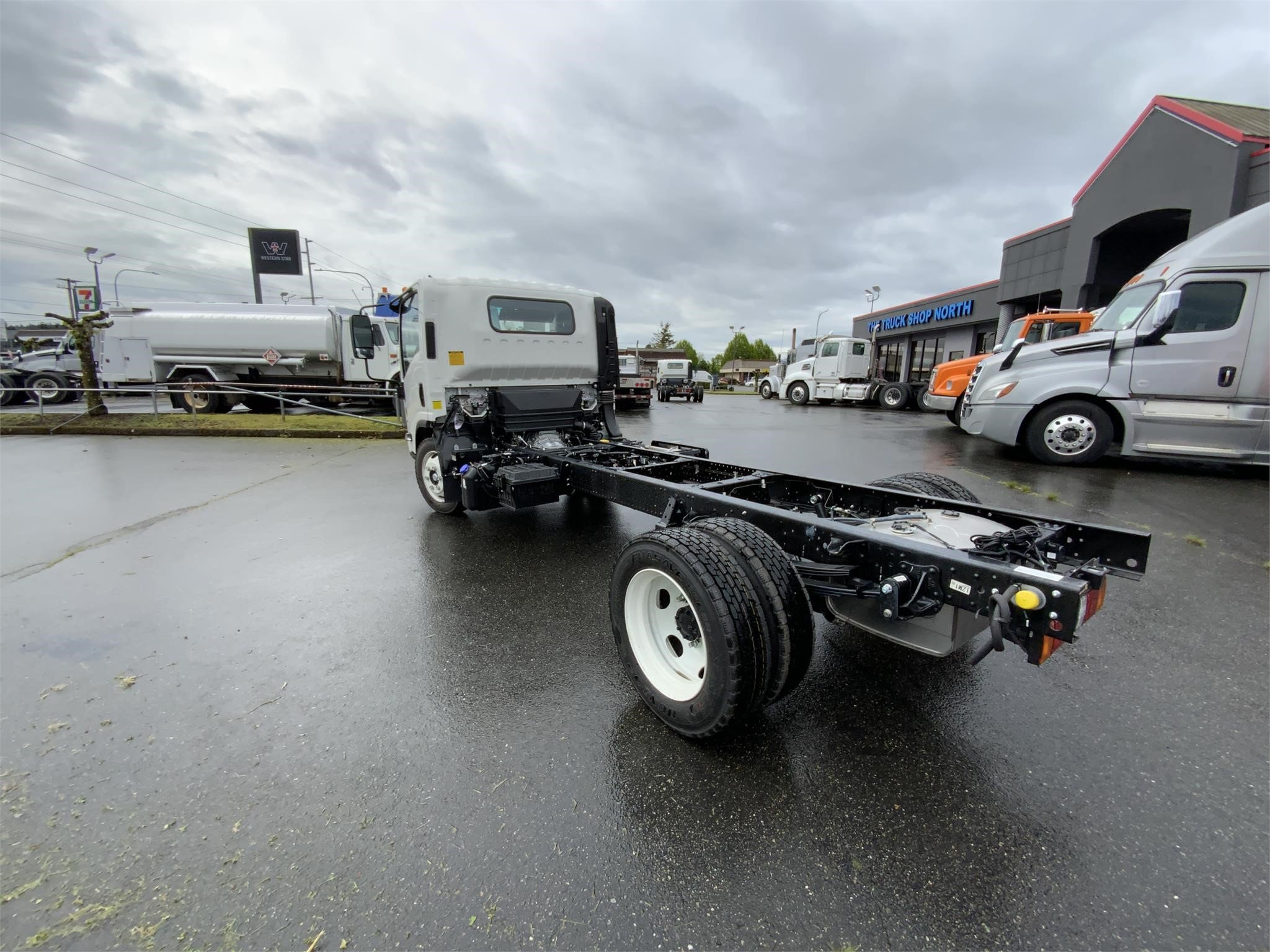 2024 HINO S5 - image 3 of 6