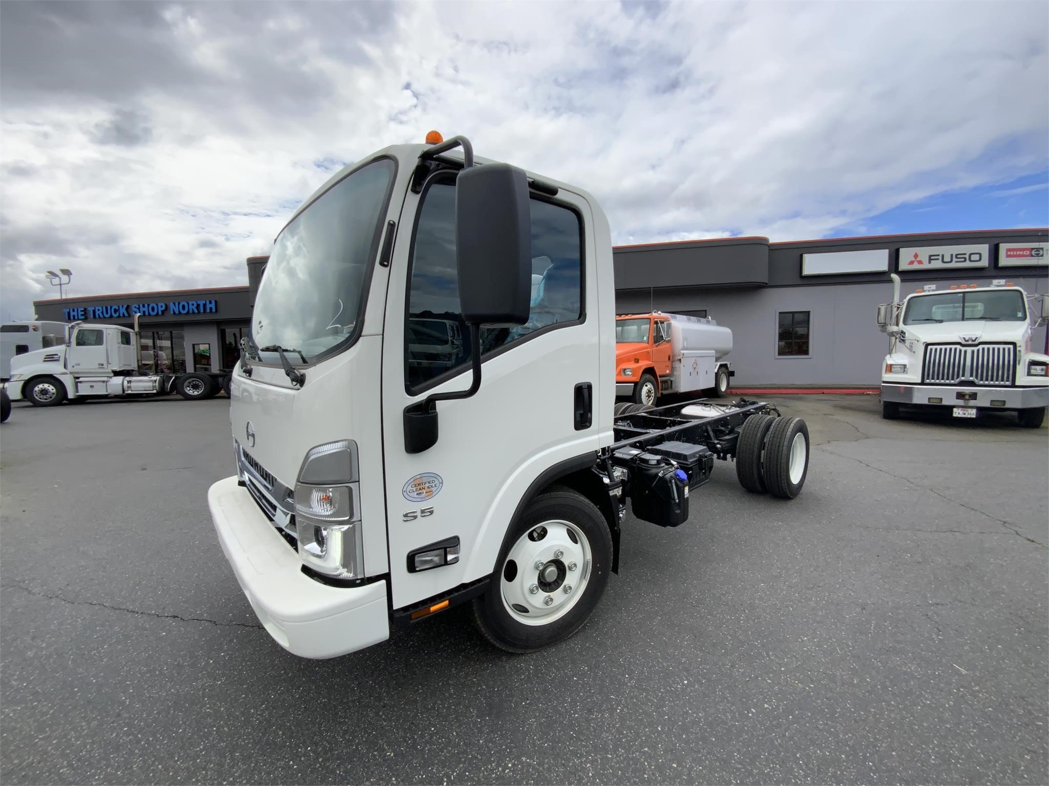 2024 HINO S5 - image 1 of 6