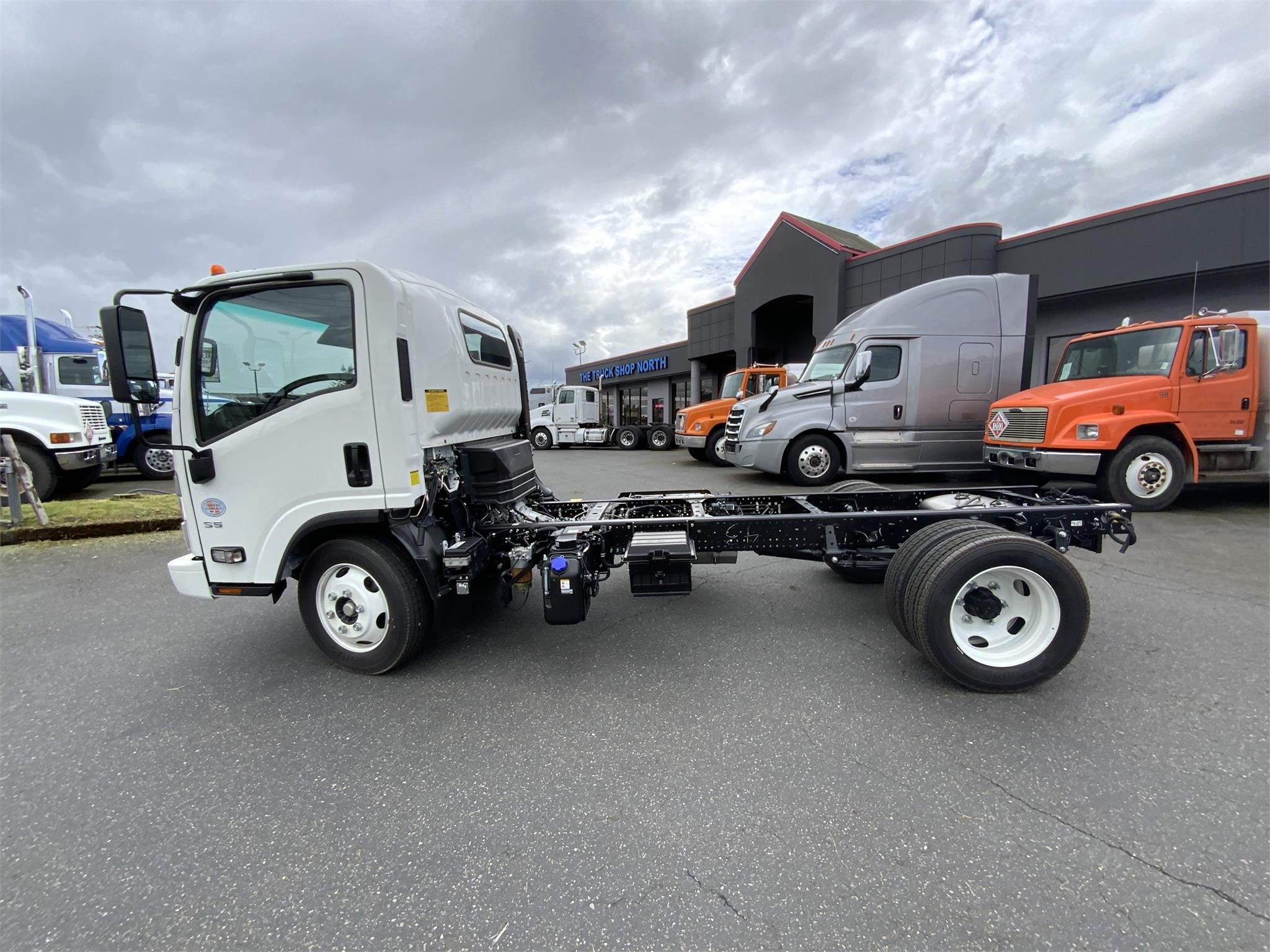 2024 HINO S5 - image 2 of 6