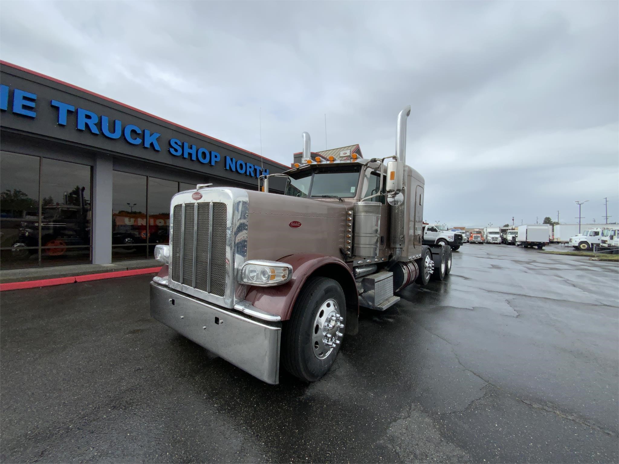 2014 PETERBILT 389 - image 1 of 6