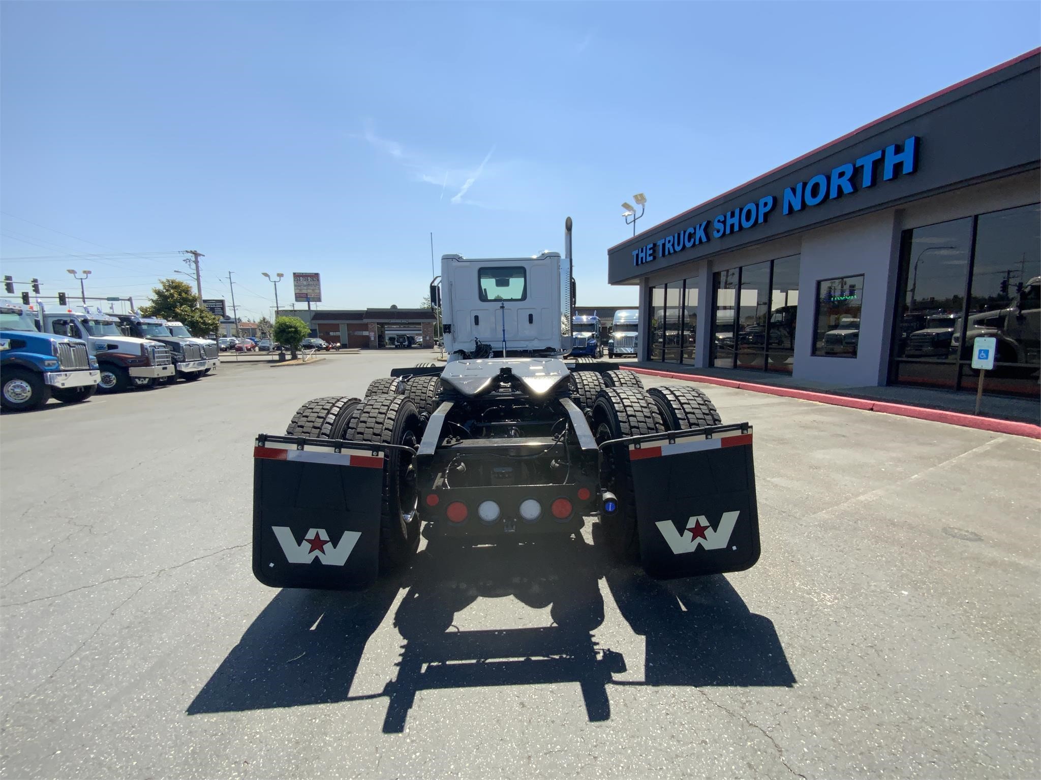 2025 WESTERN STAR 47X - image 4 of 6