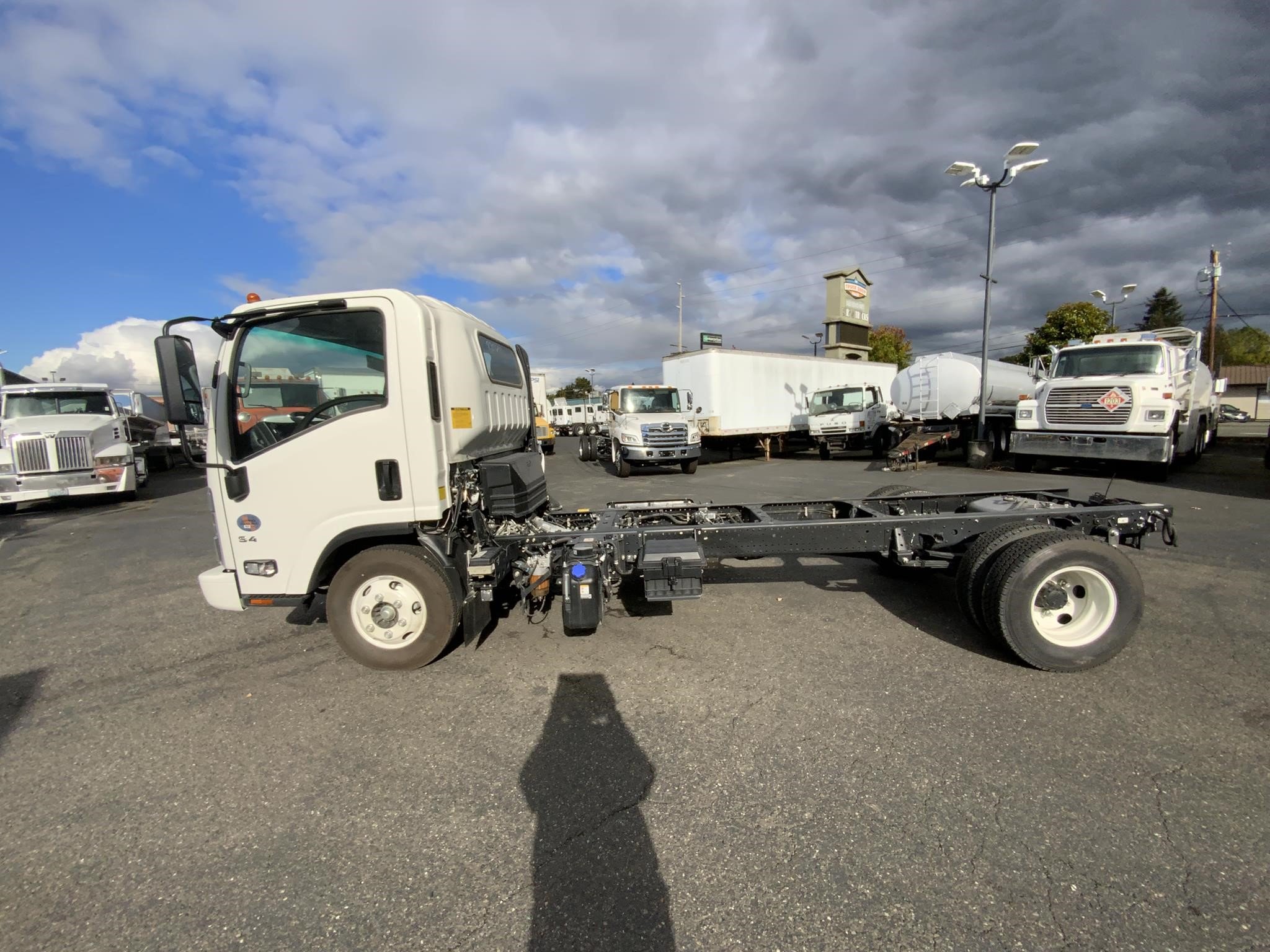 2024 HINO S4 - image 2 of 6