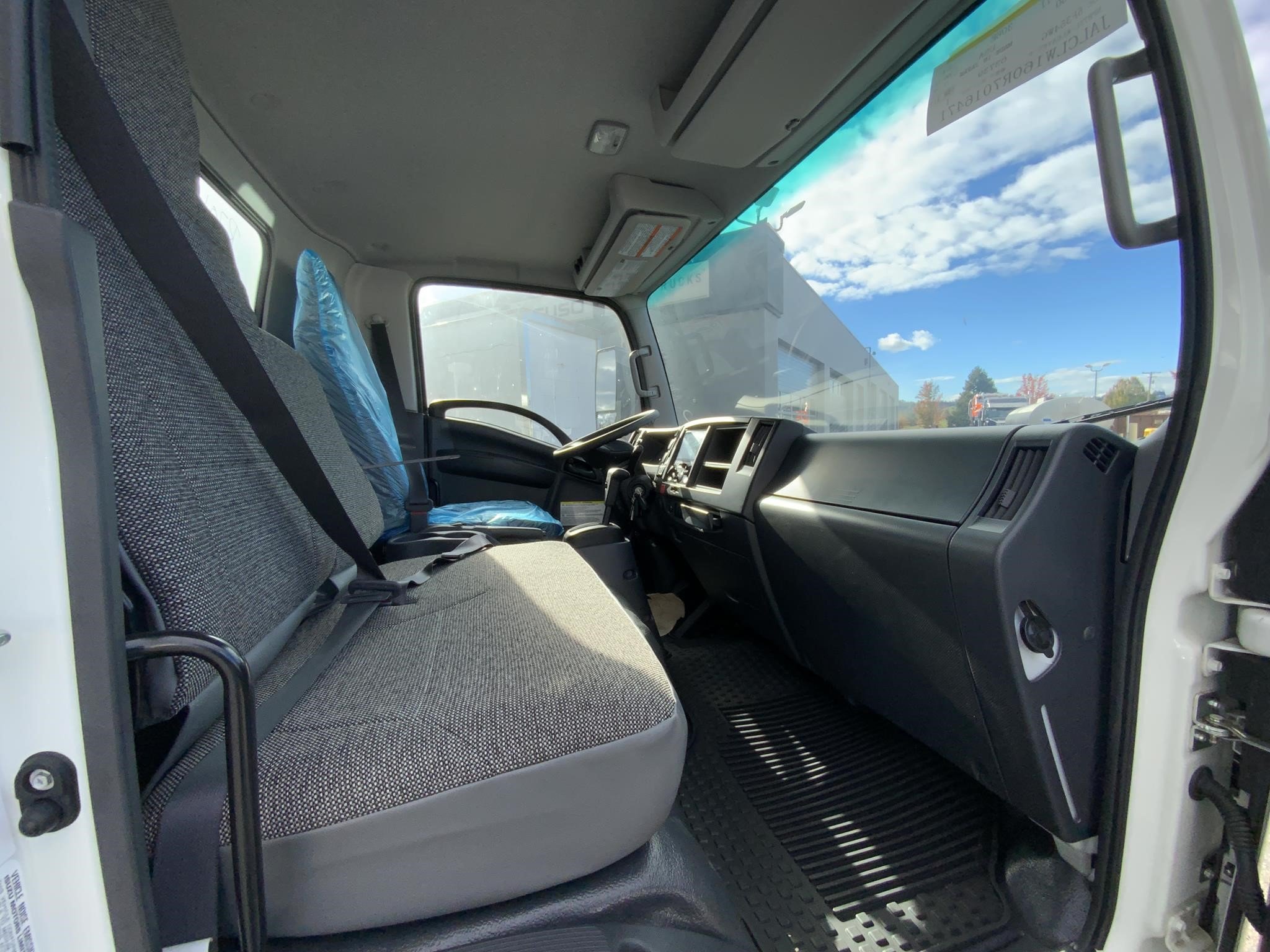 2024 HINO S4 2024 HINO S4 - image 2 of 4