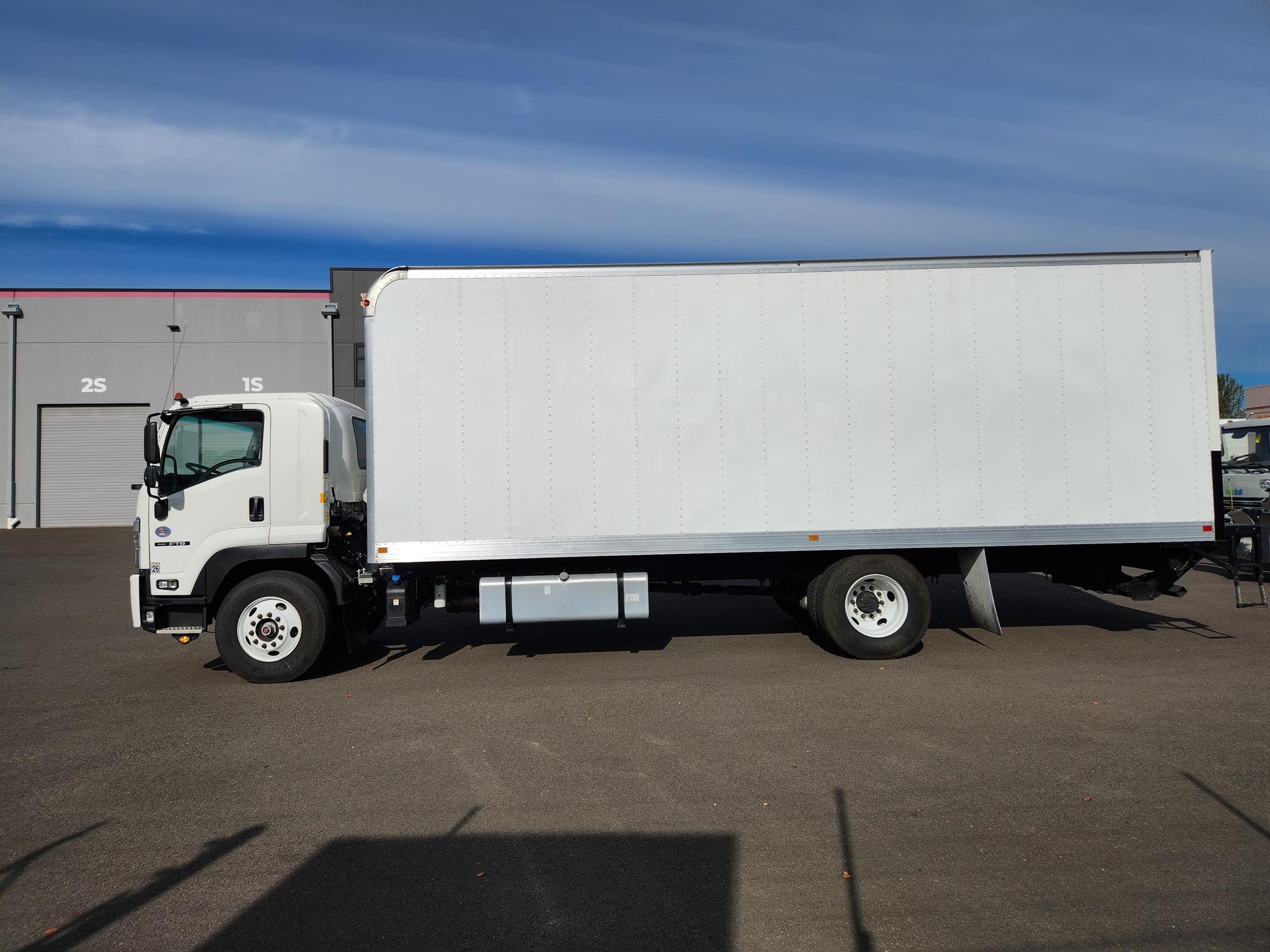 2023 ISUZU FTR - image 2 of 6