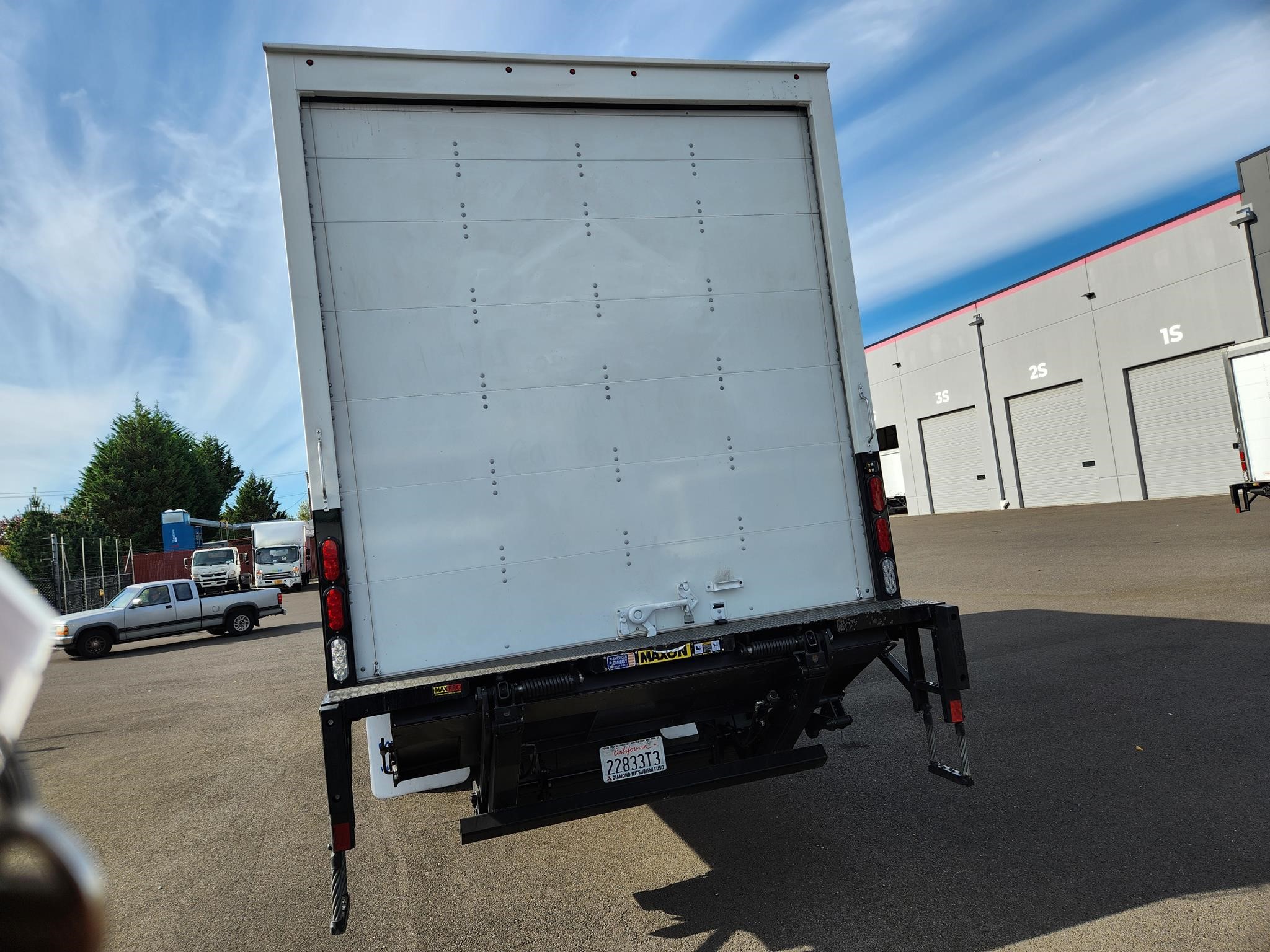 2023 ISUZU FTR - image 4 of 6