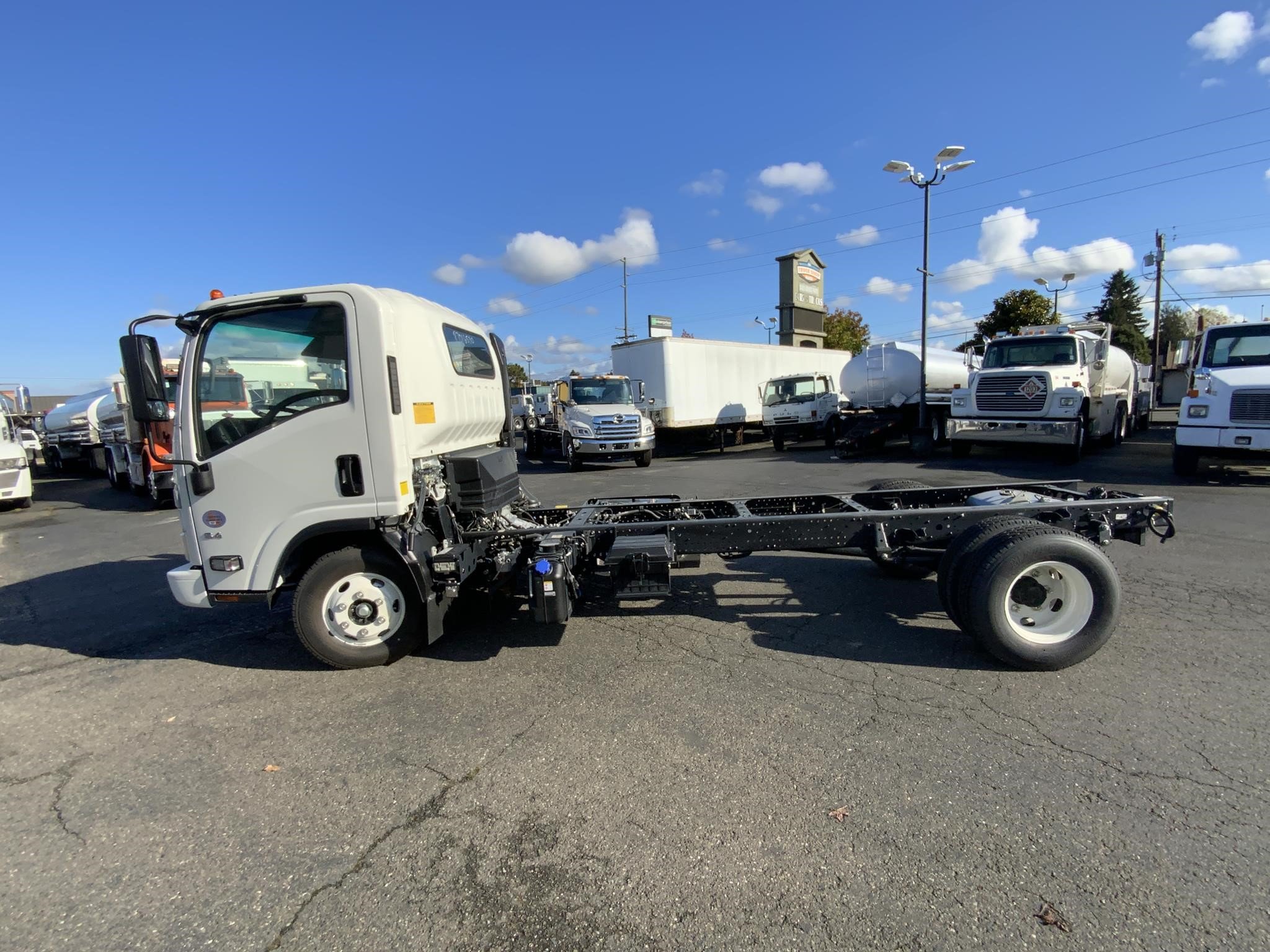 2024 HINO S4 - image 2 of 6