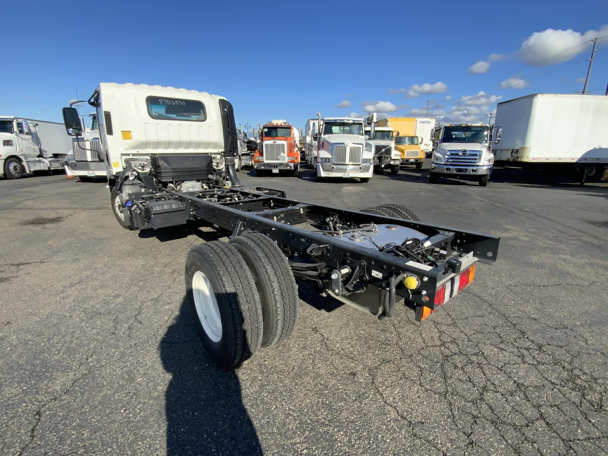 2024 HINO S4 - image 3 of 6