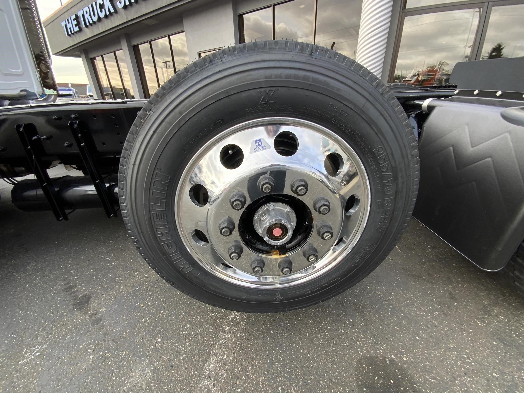 2025 WESTERN STAR 47X - image 6 of 6